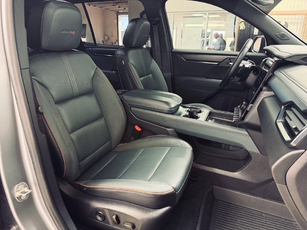 2024 GMC Acadia AT4
