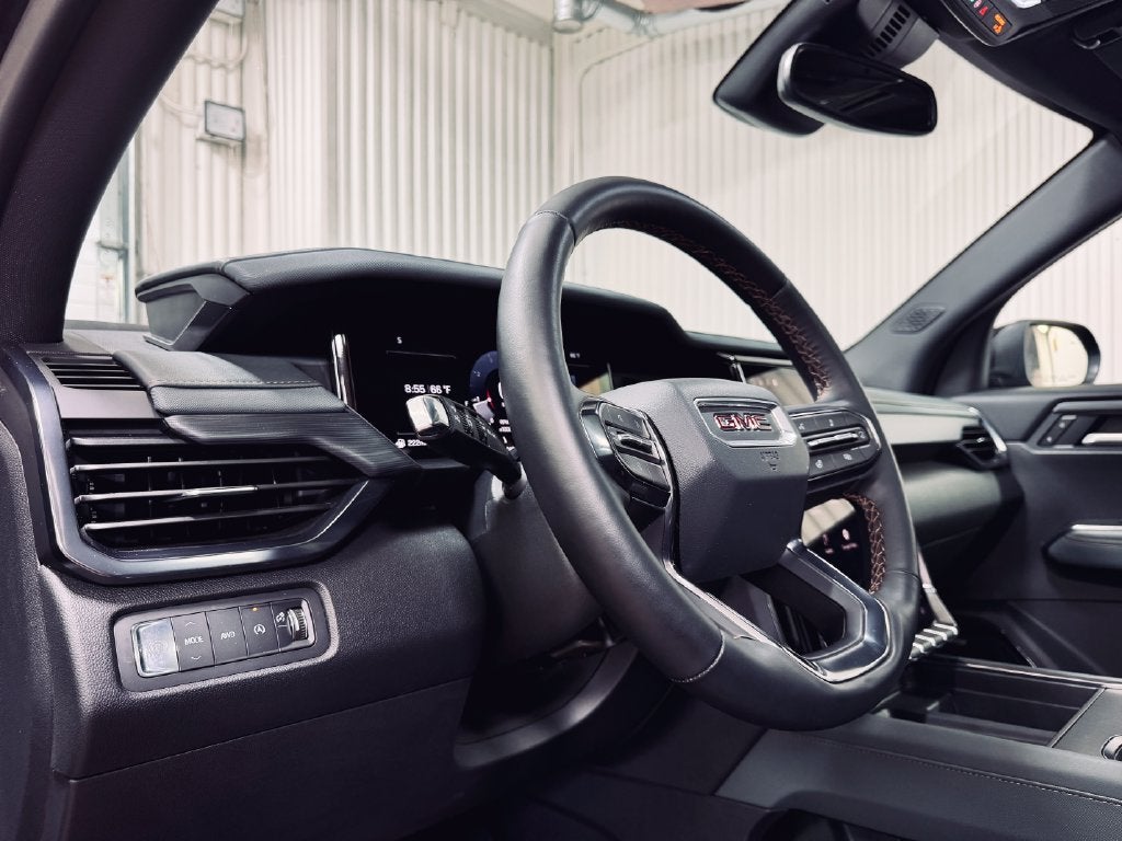 2025 GMC Acadia AT4
