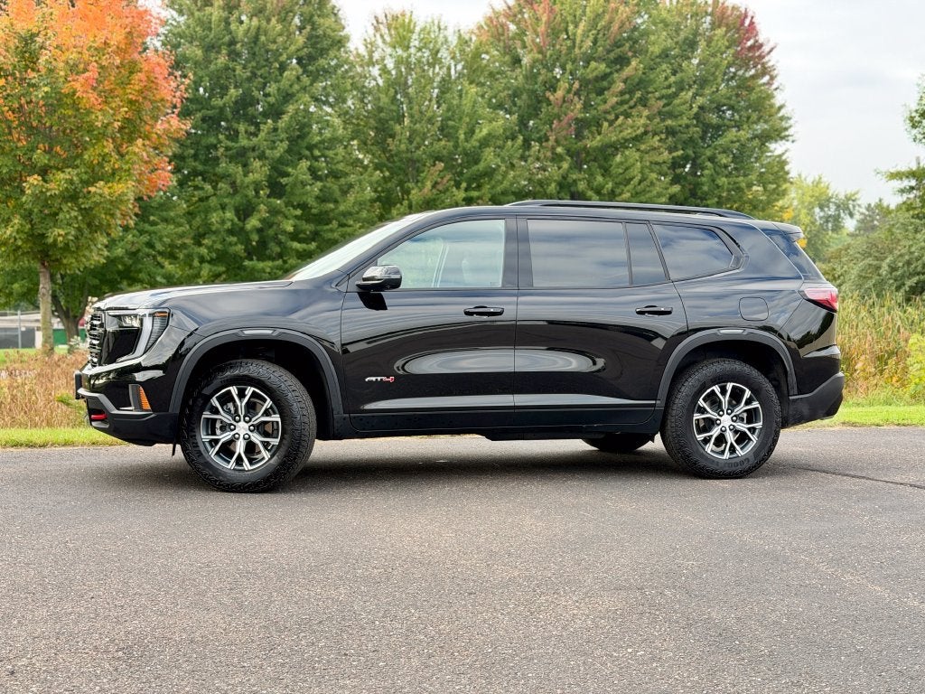 2025 GMC Acadia AT4