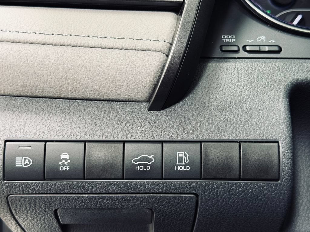 2019 Toyota Camry Hybrid LE