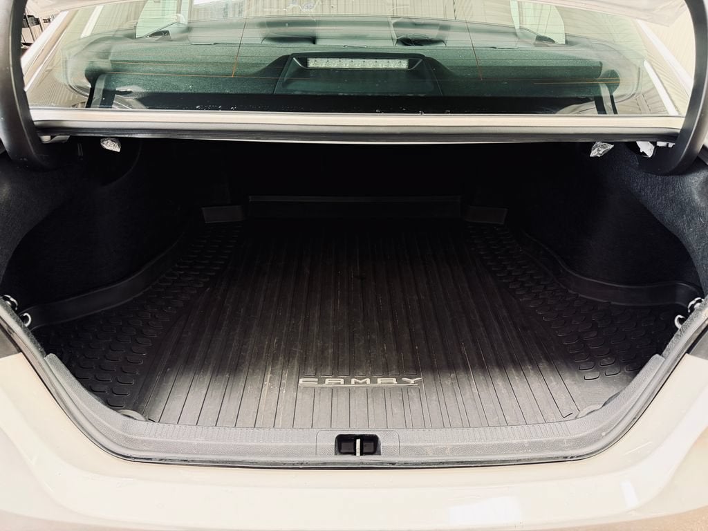2019 Toyota Camry Hybrid LE