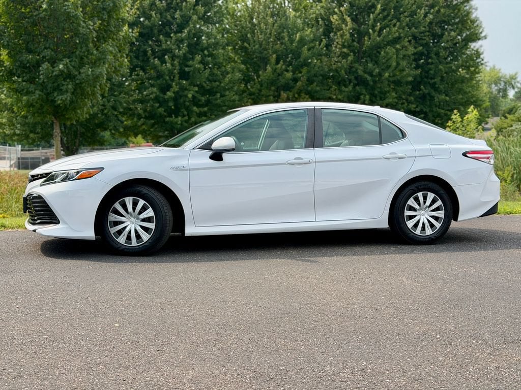2019 Toyota Camry Hybrid LE
