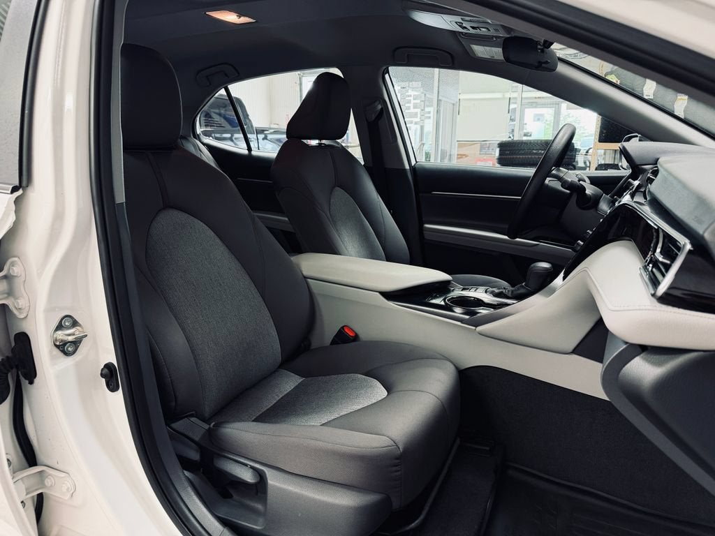 2019 Toyota Camry Hybrid LE