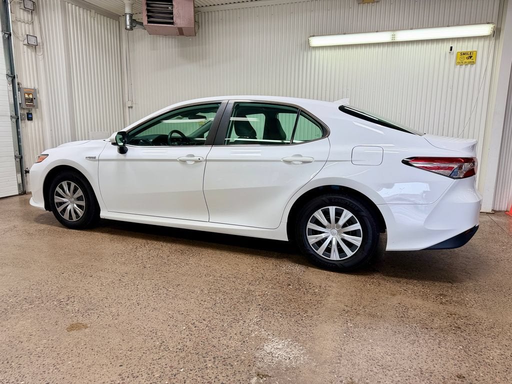 2019 Toyota Camry Hybrid LE