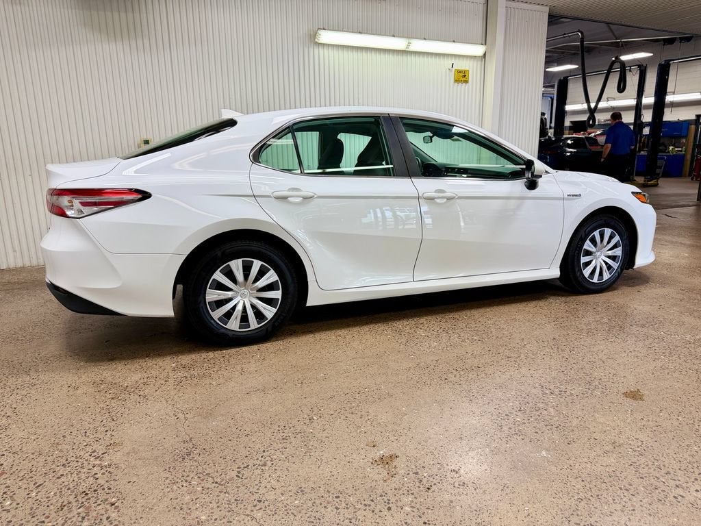 2019 Toyota Camry Hybrid LE