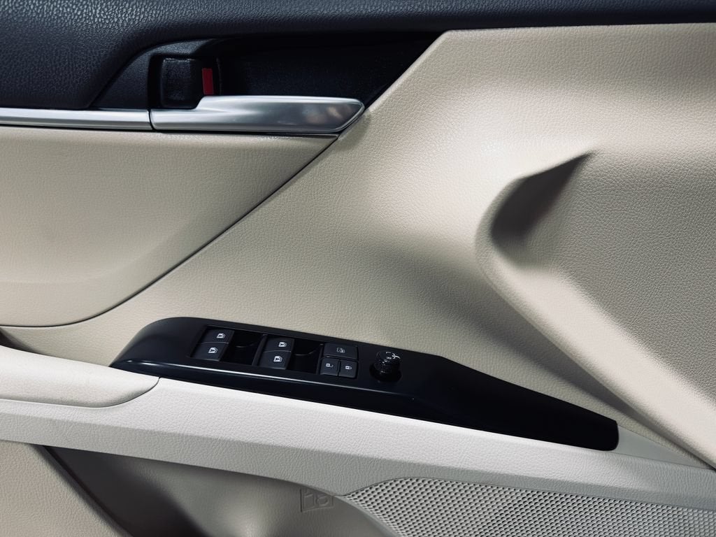 2019 Toyota Camry Hybrid LE