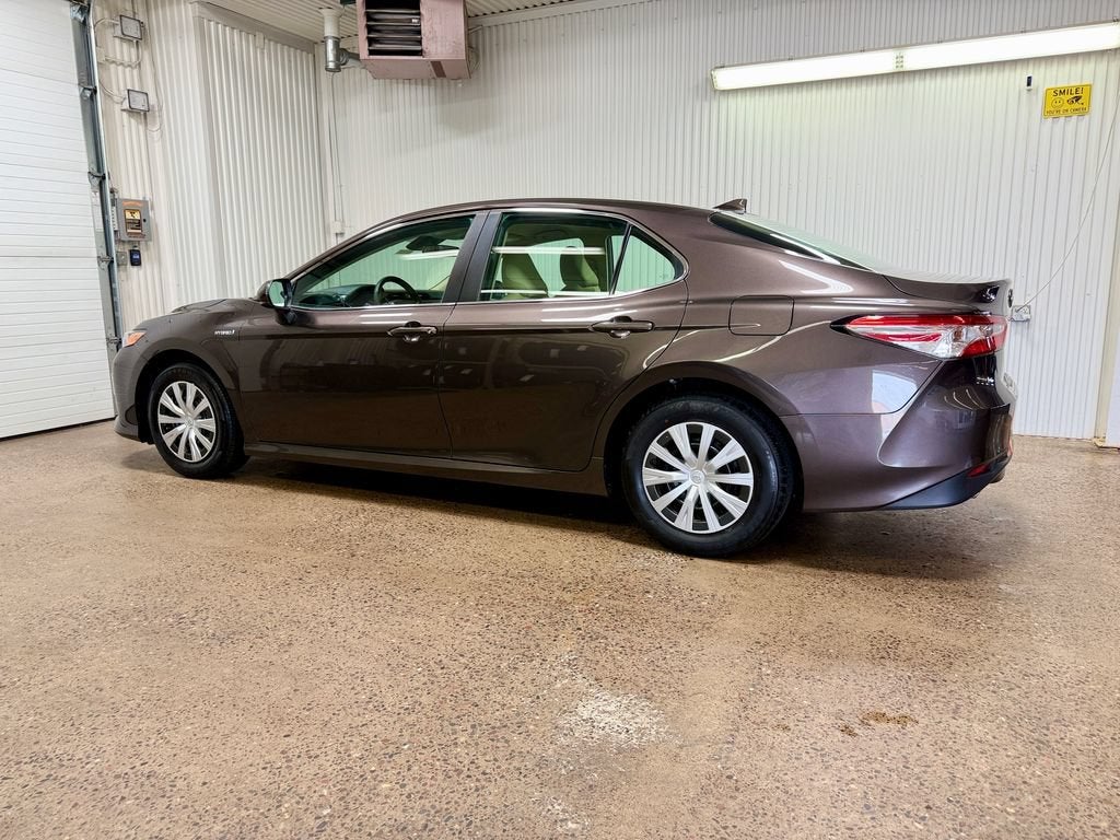 2019 Toyota Camry Hybrid LE