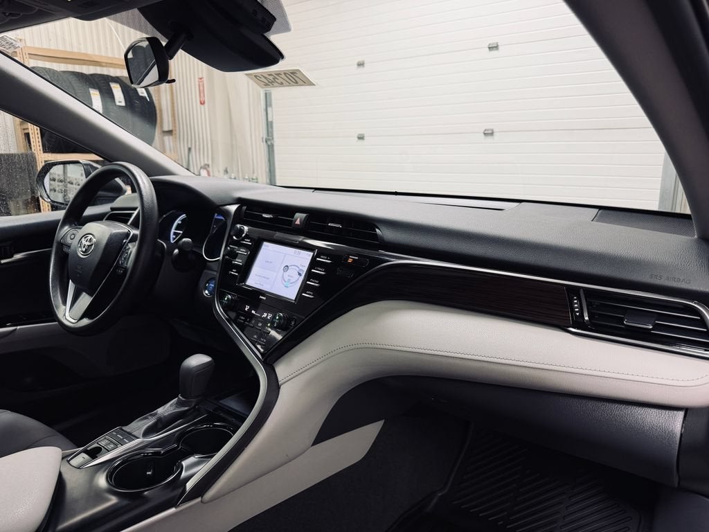 2020 Toyota Camry Hybrid LE