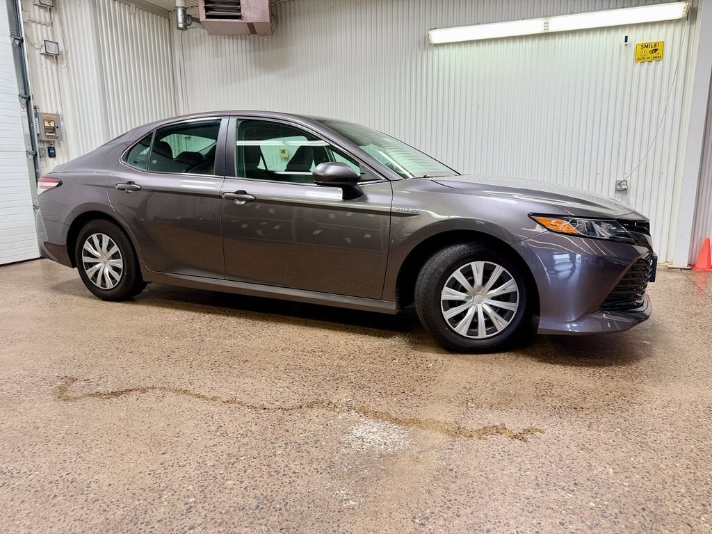2020 Toyota Camry Hybrid LE