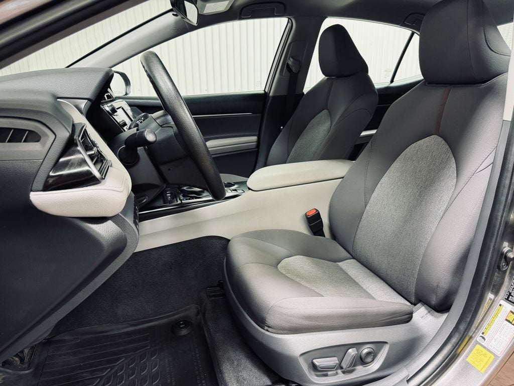 2020 Toyota Camry Hybrid LE