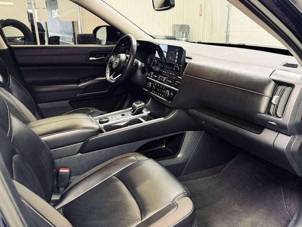 2022 Nissan Pathfinder SL 4WD