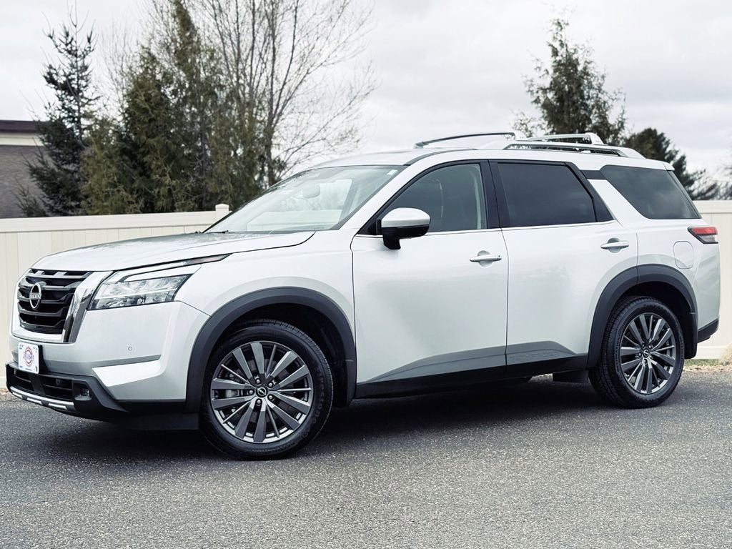 2022 Nissan Pathfinder SL 4WD