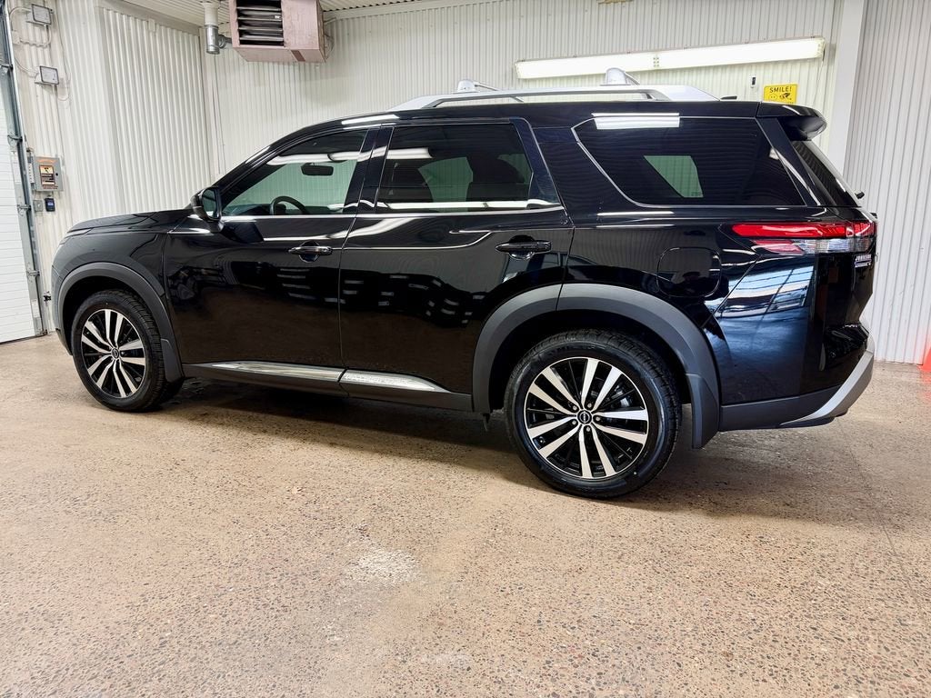 2024 Nissan Pathfinder Platinum 4WD