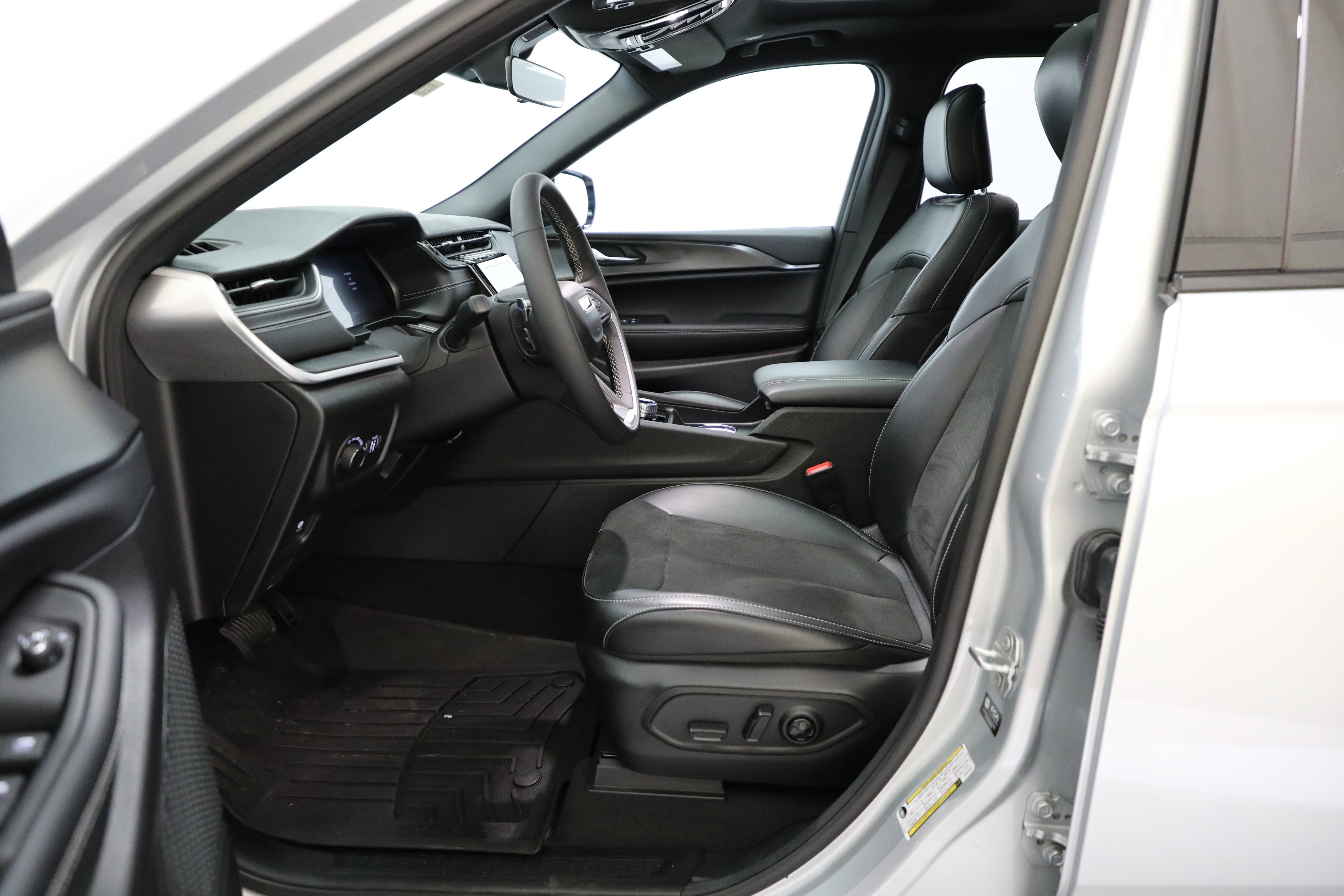 2025 Jeep Grand Cherokee L Altitude X 4x4