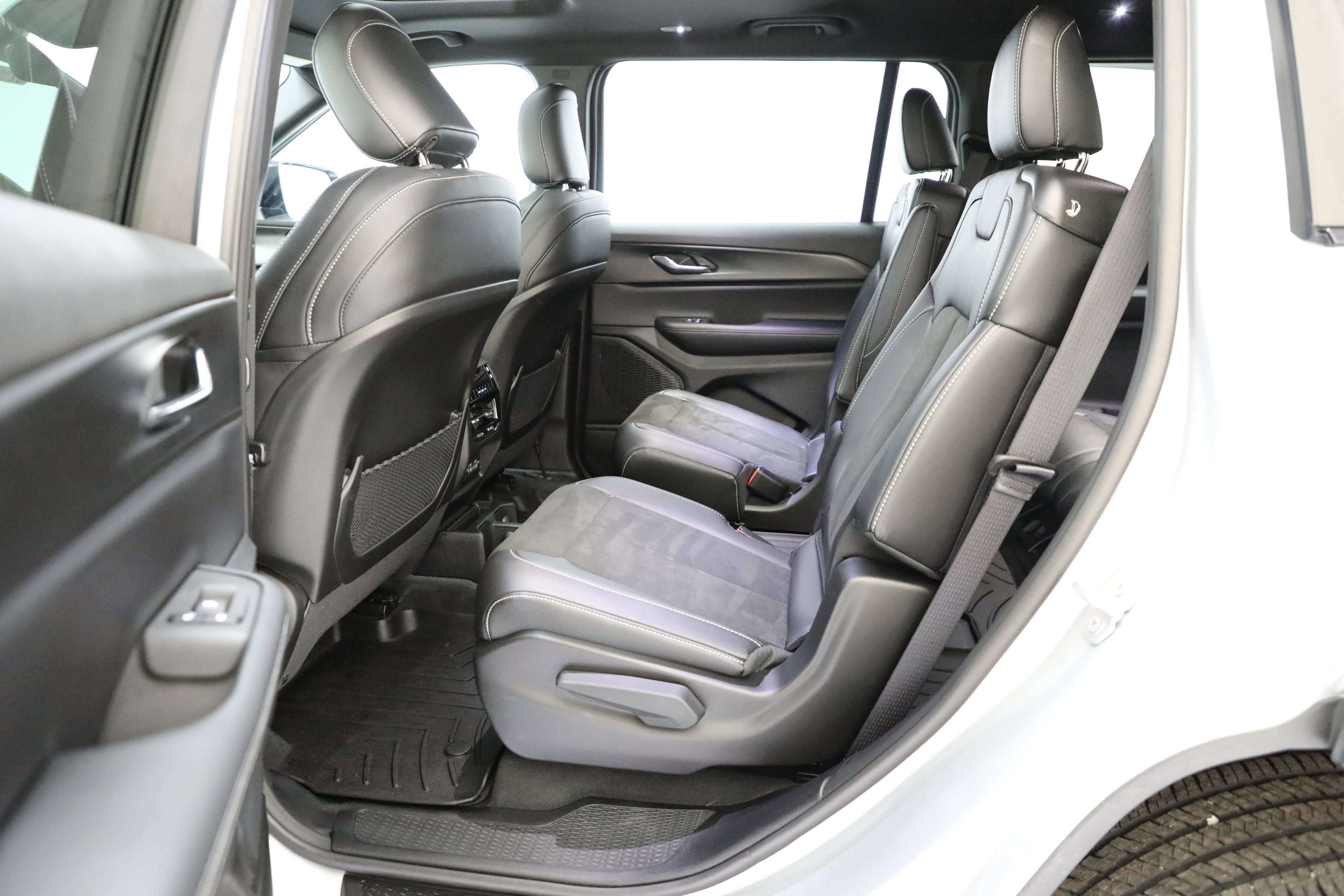 2025 Jeep Grand Cherokee L Altitude X 4x4