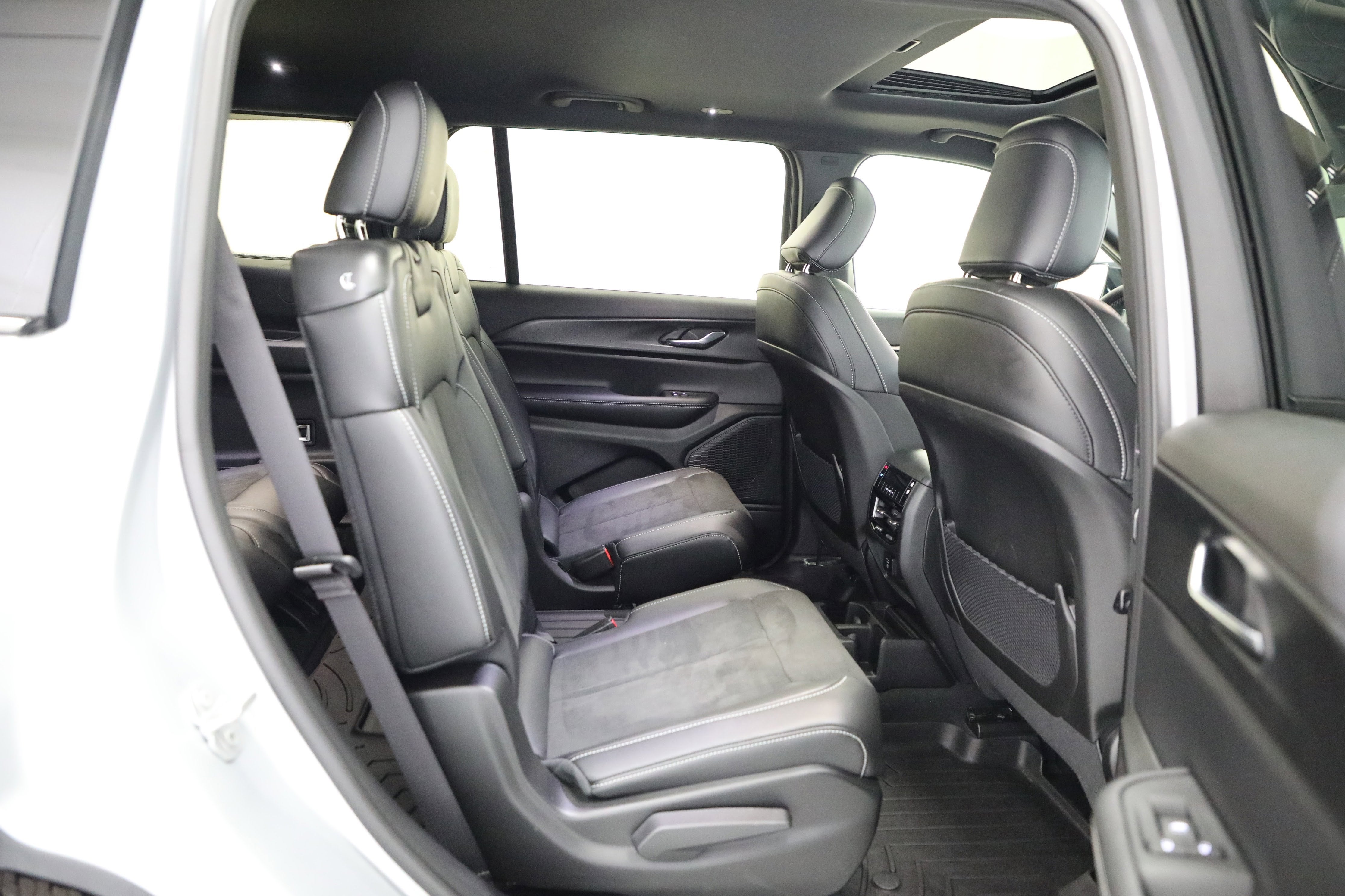 2025 Jeep Grand Cherokee L Altitude X 4x4