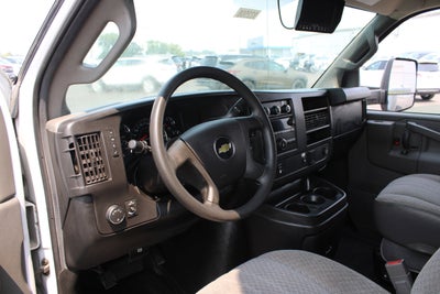 2017 Chevrolet Express Cutaway 4500 Van 177"