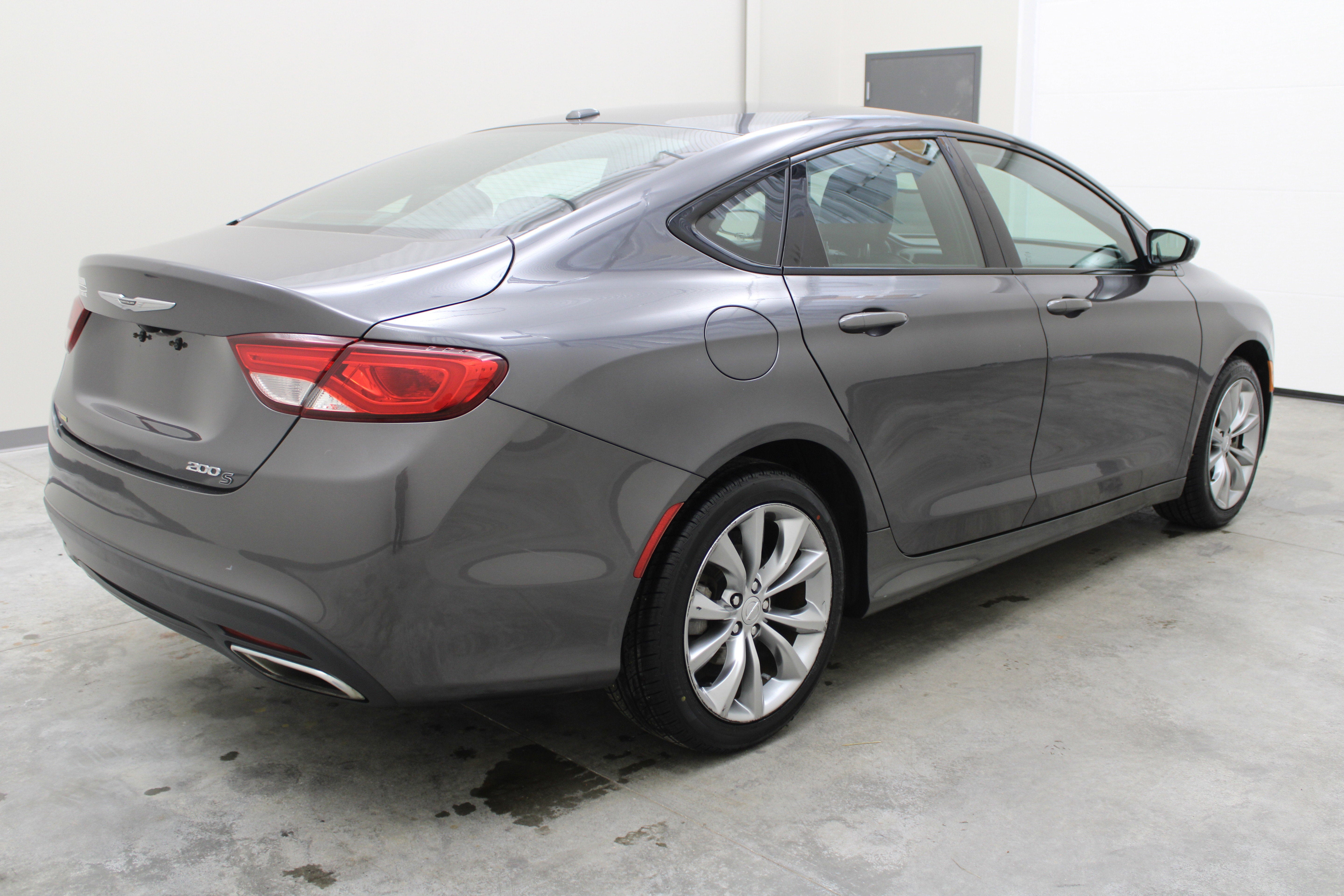 2015 Chrysler 200 S