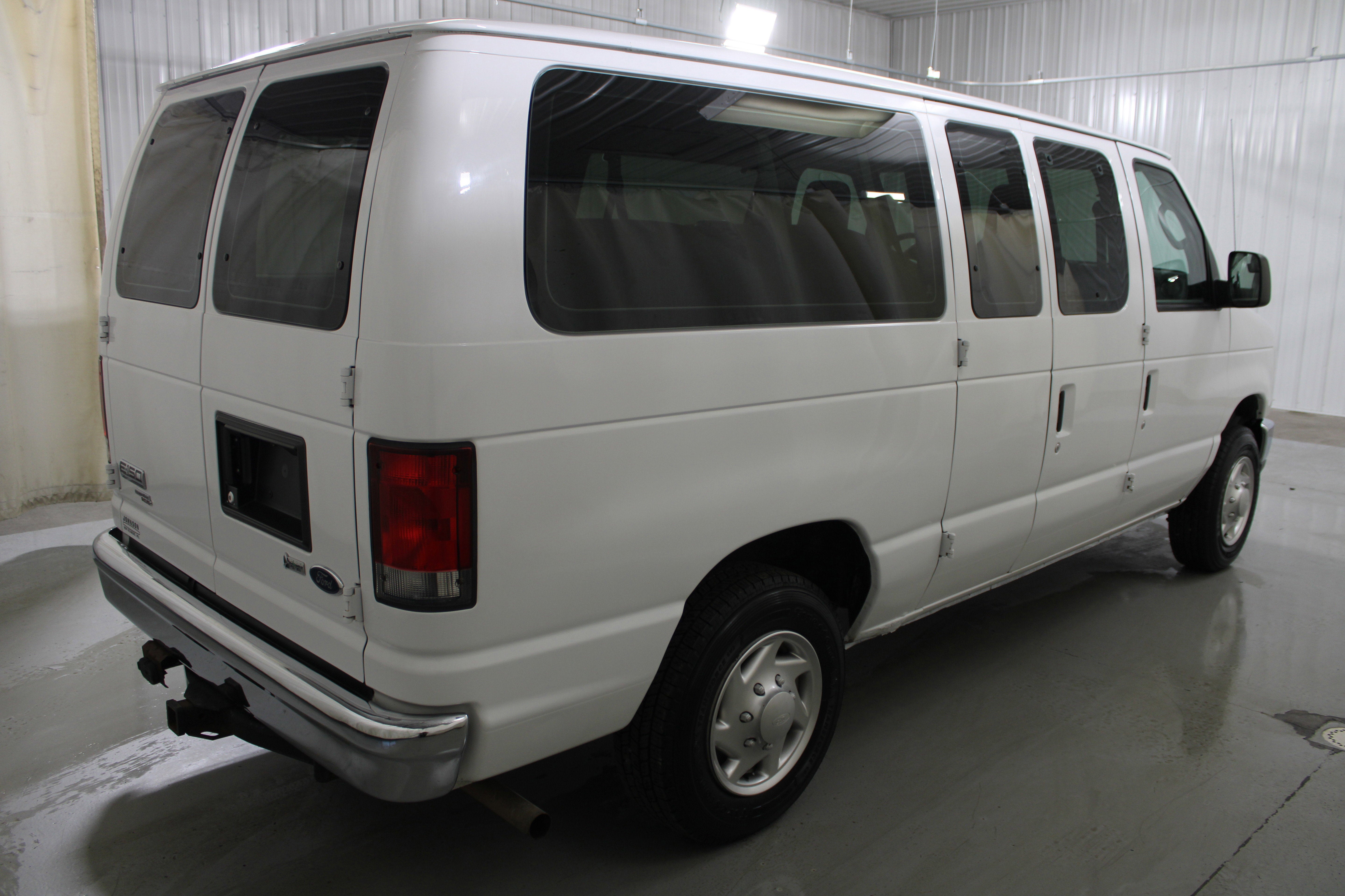 2013 Ford Econoline Wagon XL