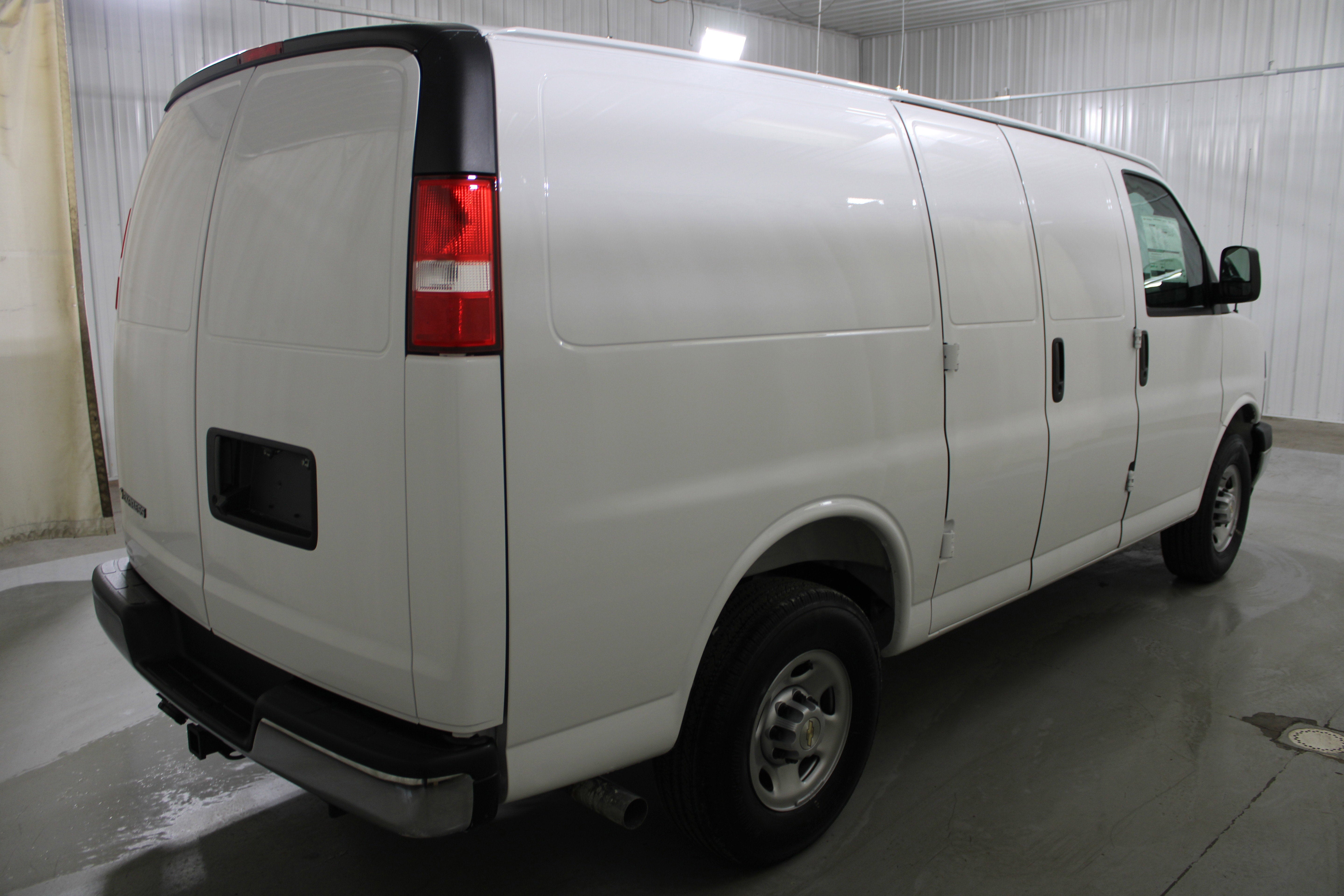 2025 Chevrolet Express Cargo 2500 WT