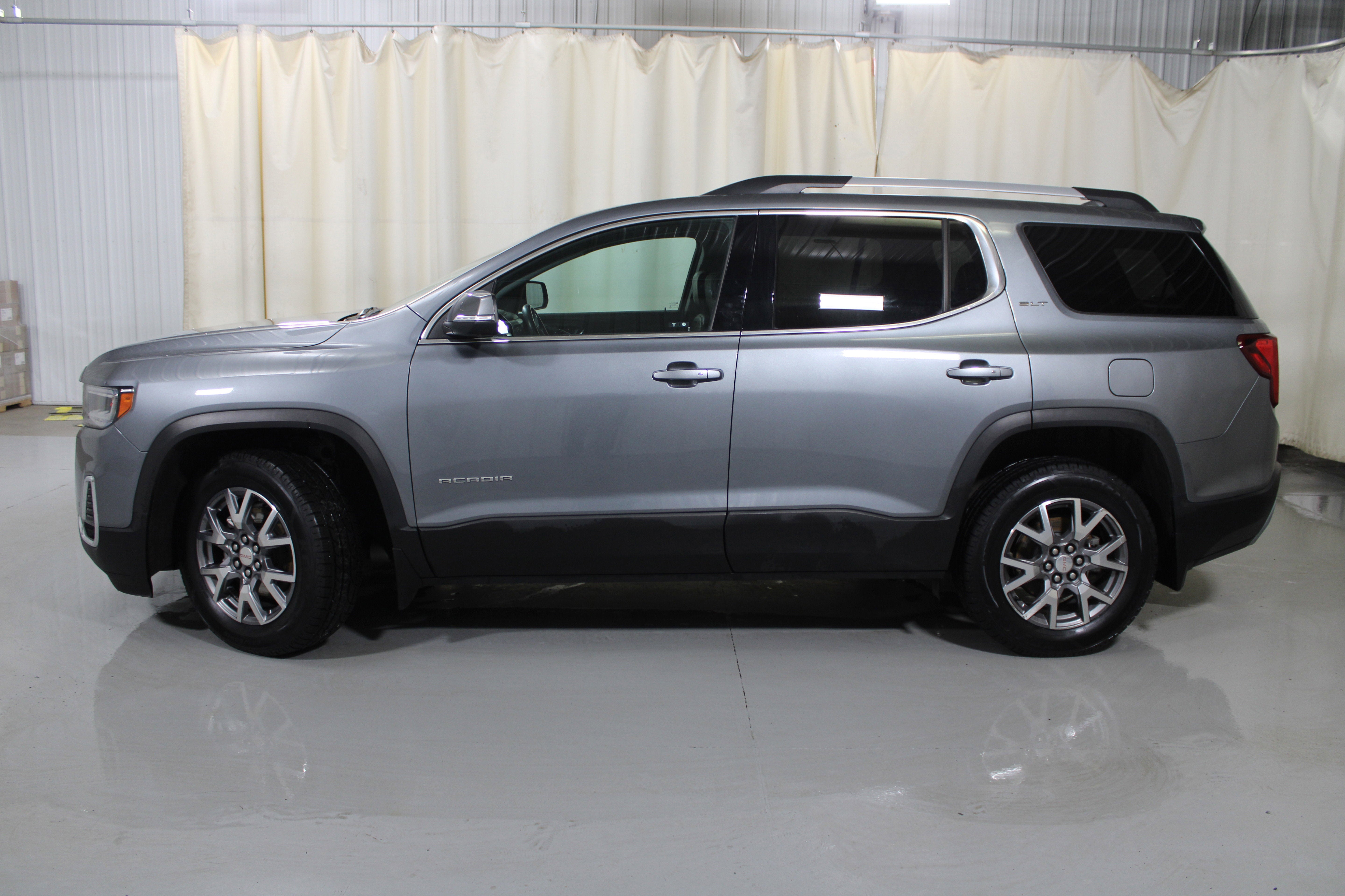 2021 GMC Acadia SLT