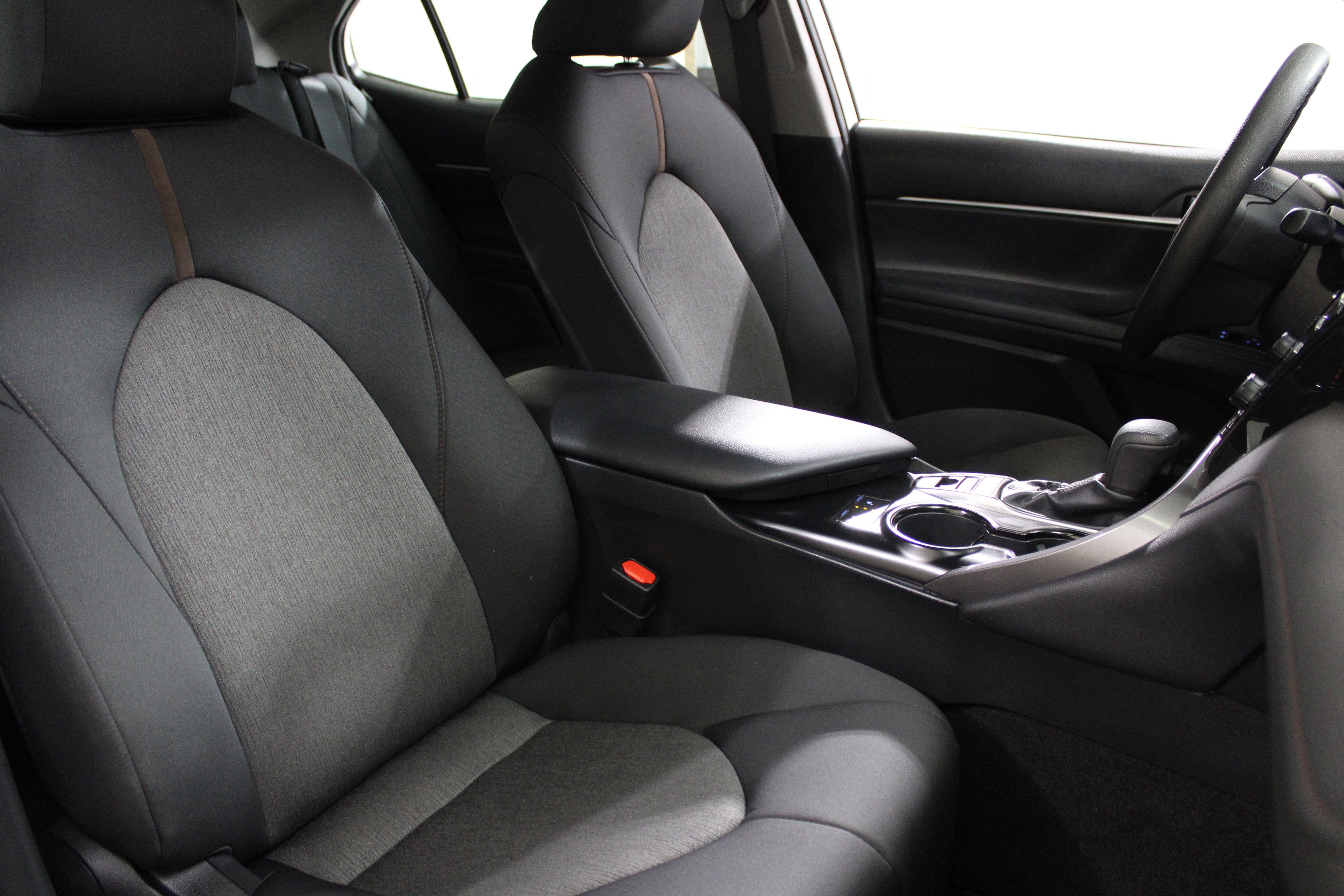 2019 Toyota Camry Hybrid LE