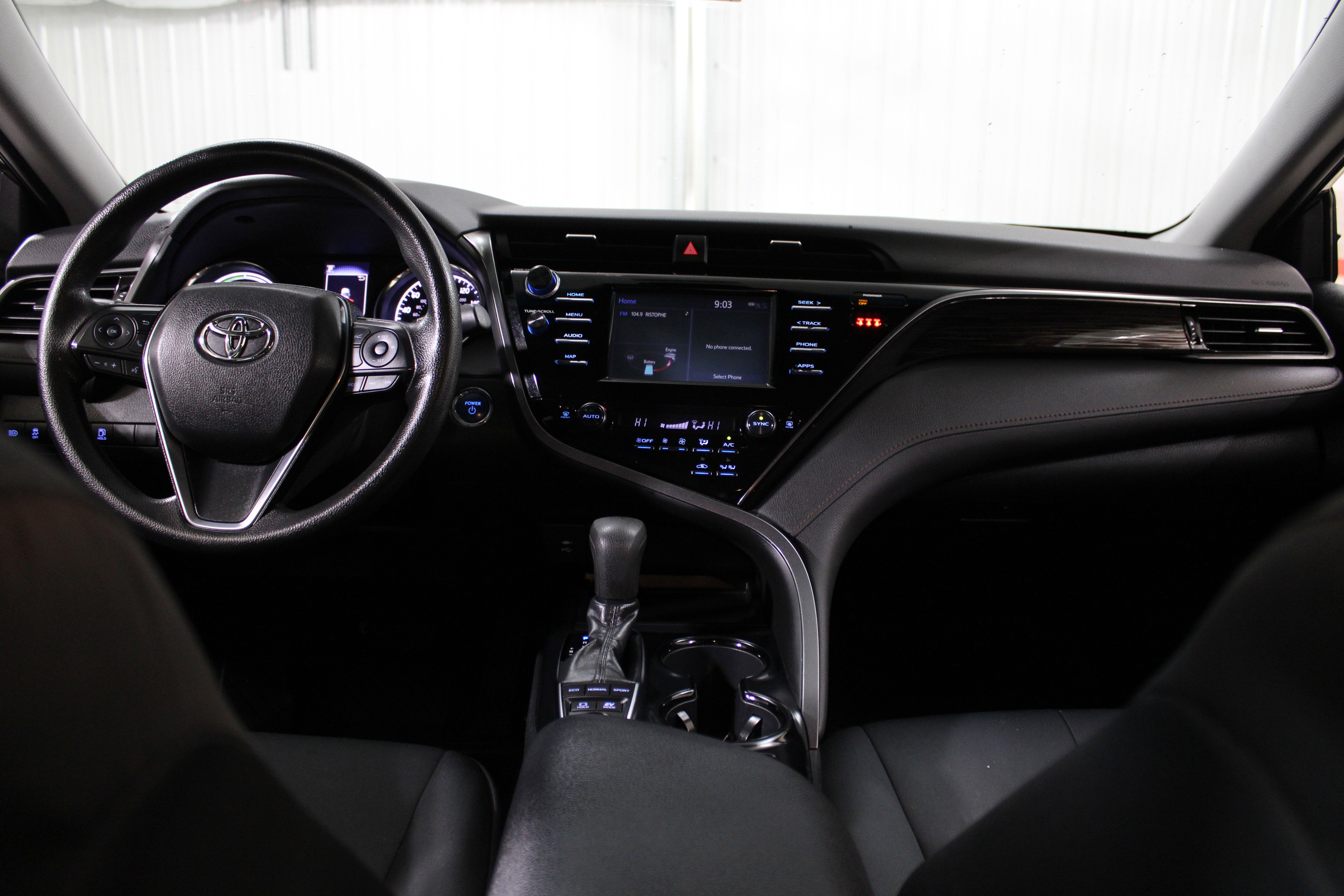 2019 Toyota Camry Hybrid LE