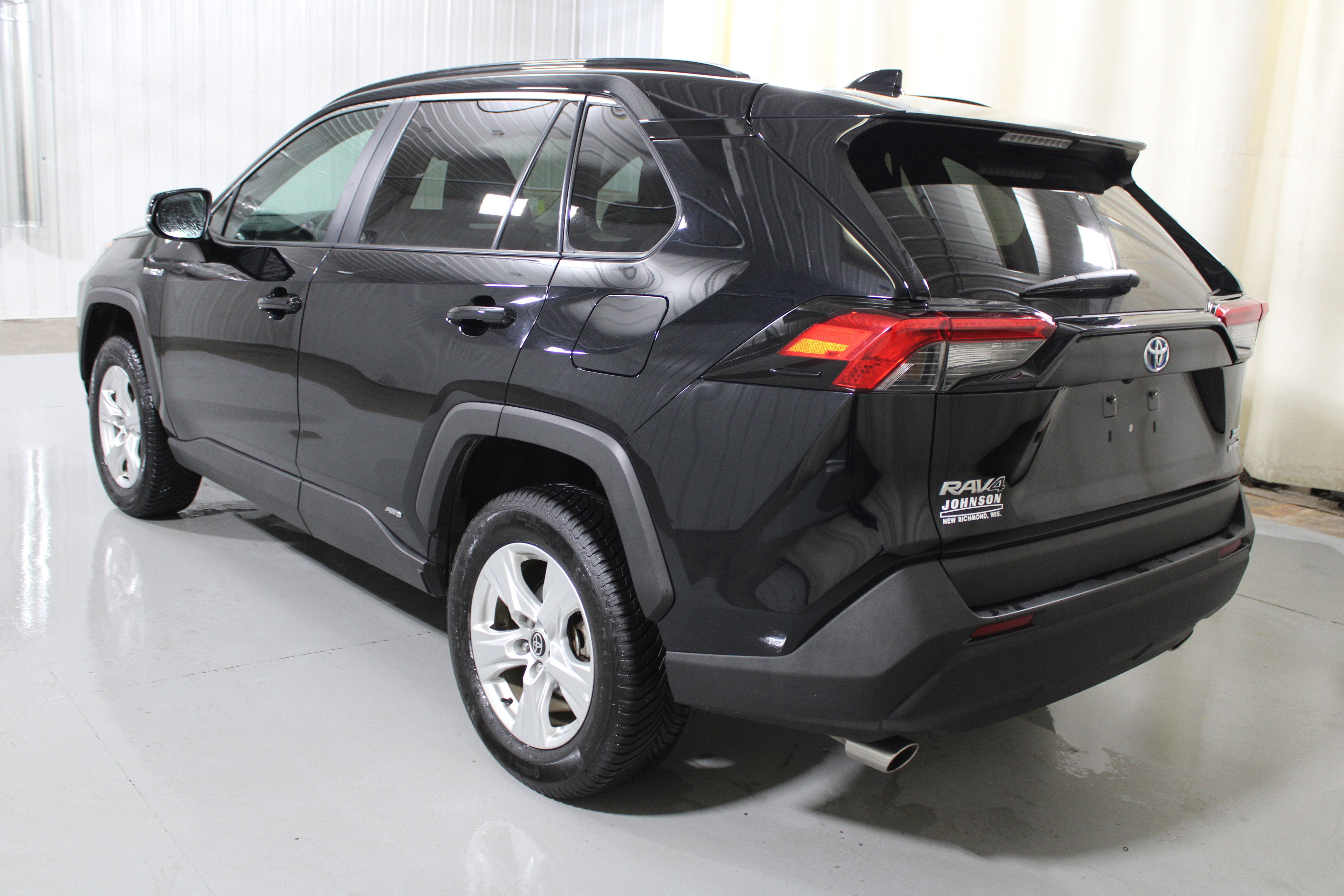 2021 Toyota RAV4 Hybrid XLE