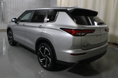 2022 Mitsubishi Outlander ES