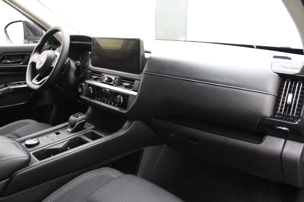 2026 Nissan Pathfinder S