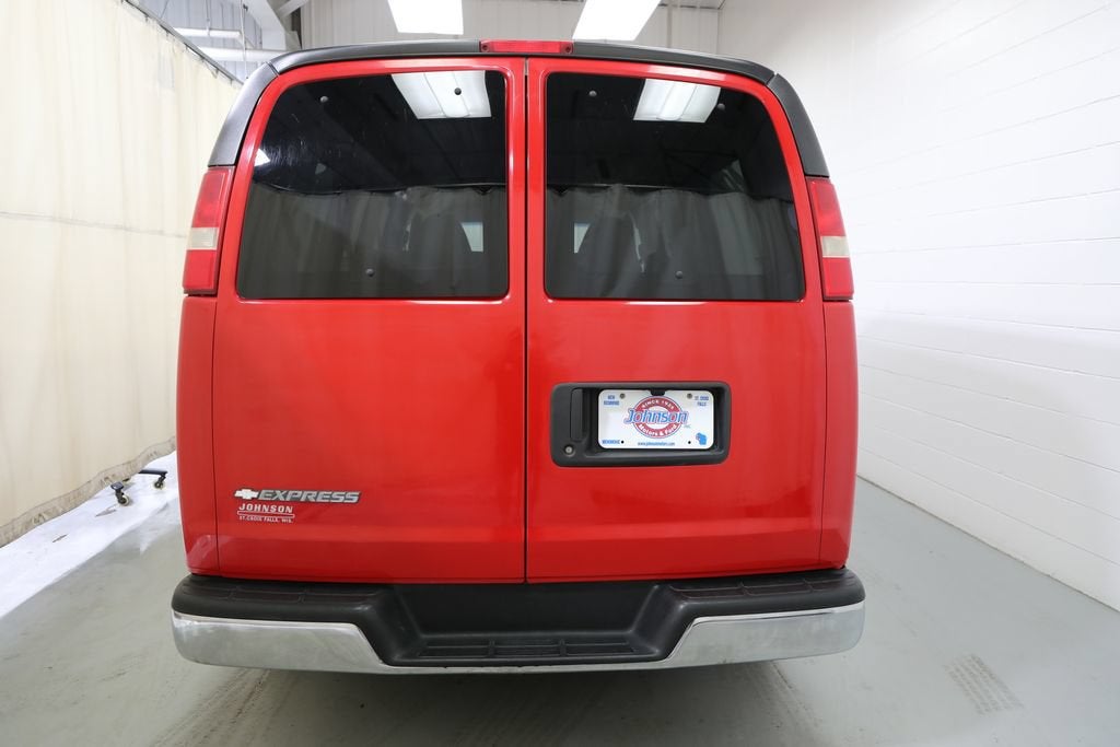 2011 Chevrolet Express Passenger 1500 1LT