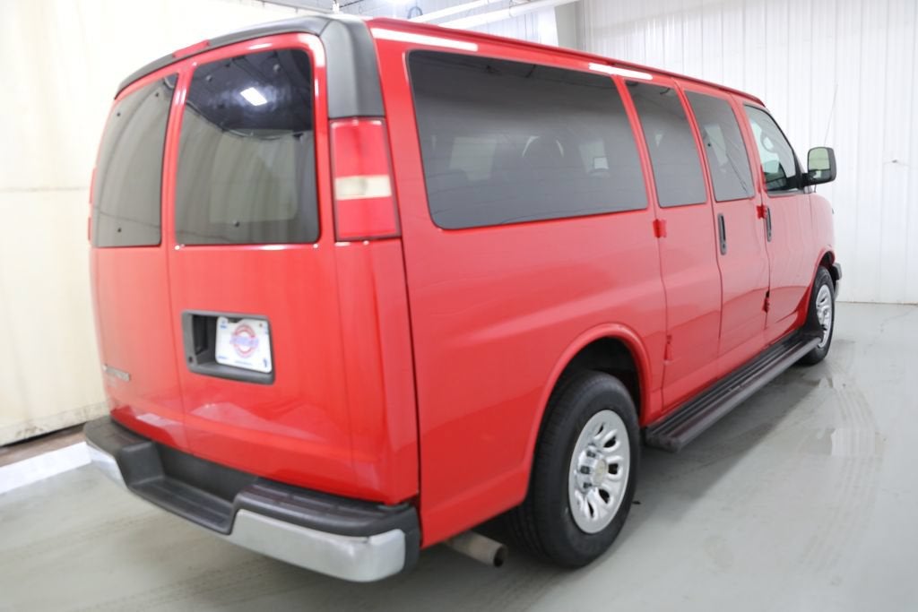 2011 Chevrolet Express Passenger 1500 1LT