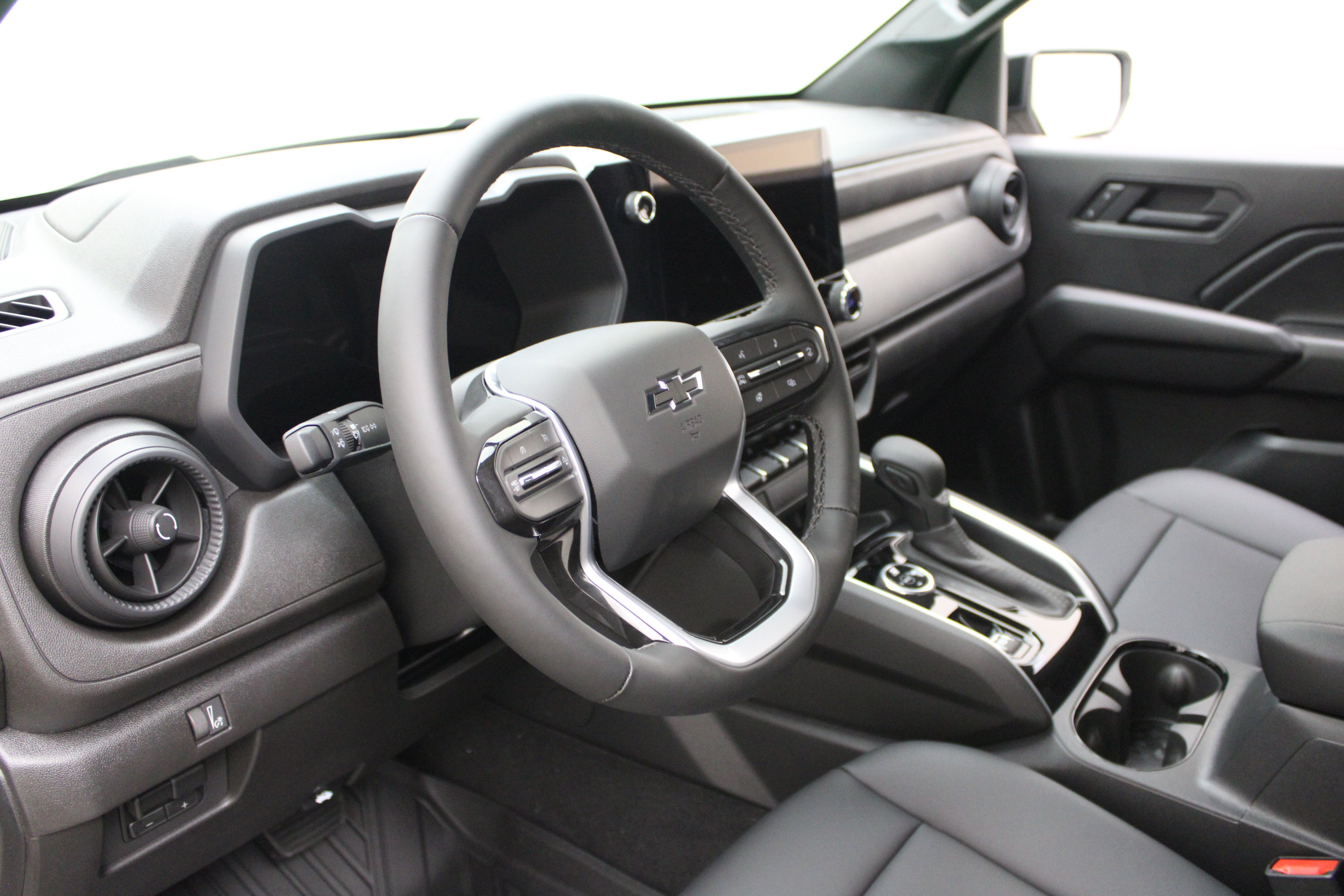 2026 Chevrolet Colorado Trail Boss - Photo 10