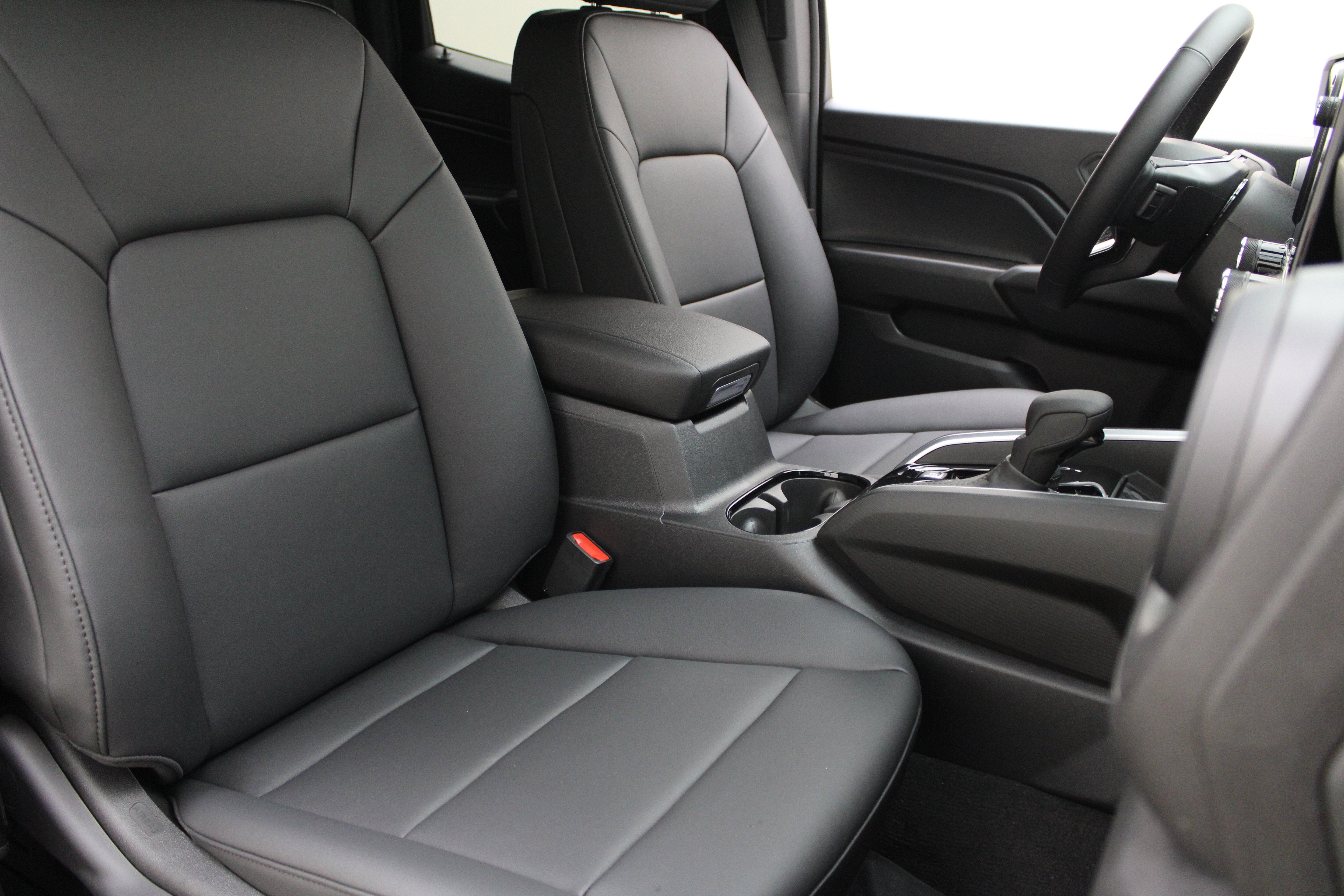 2026 Chevrolet Colorado Trail Boss - Photo 6