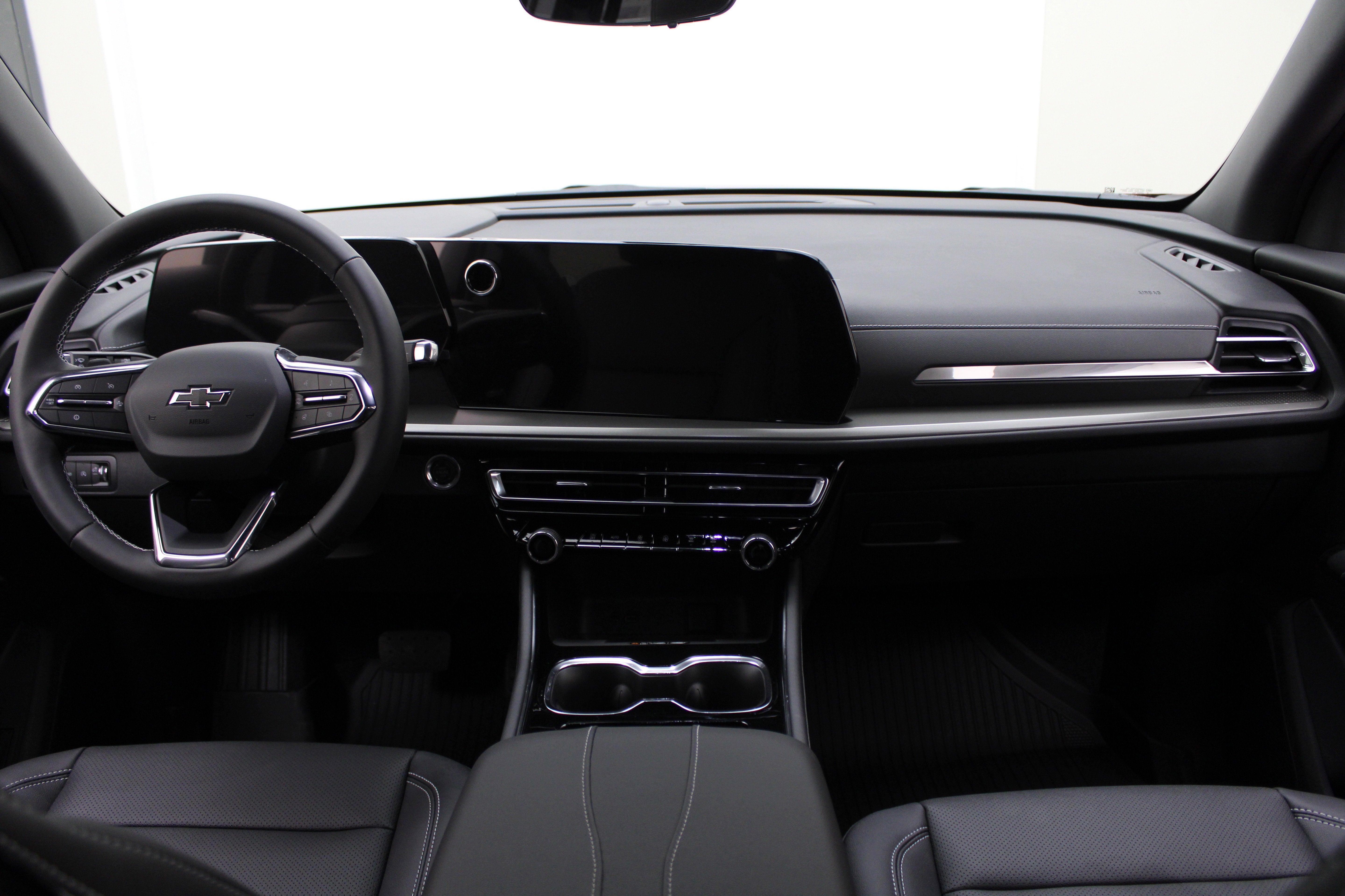 2026 Chevrolet Traverse AWD LT