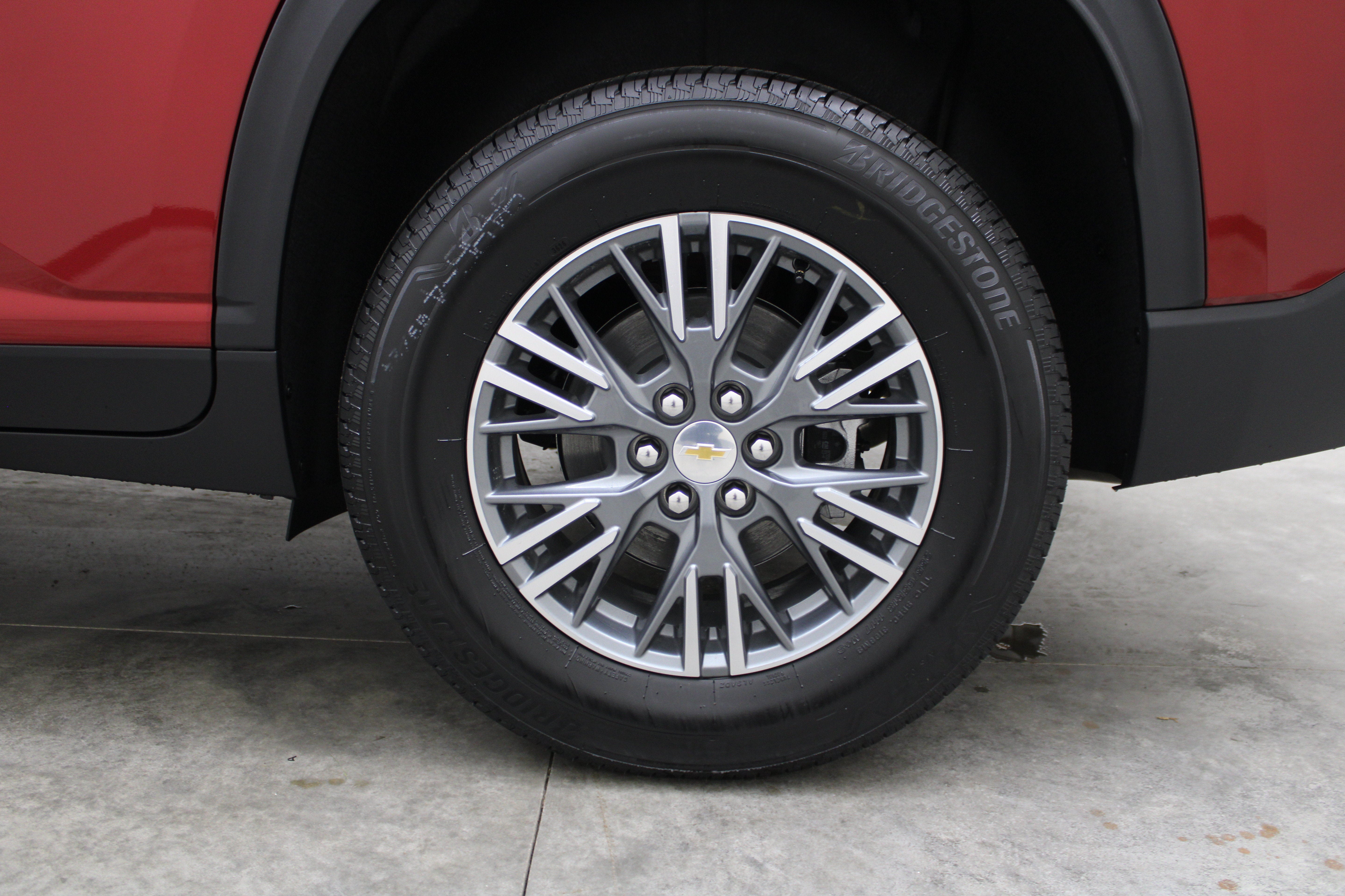 2027 Chevrolet Traverse AWD LT
