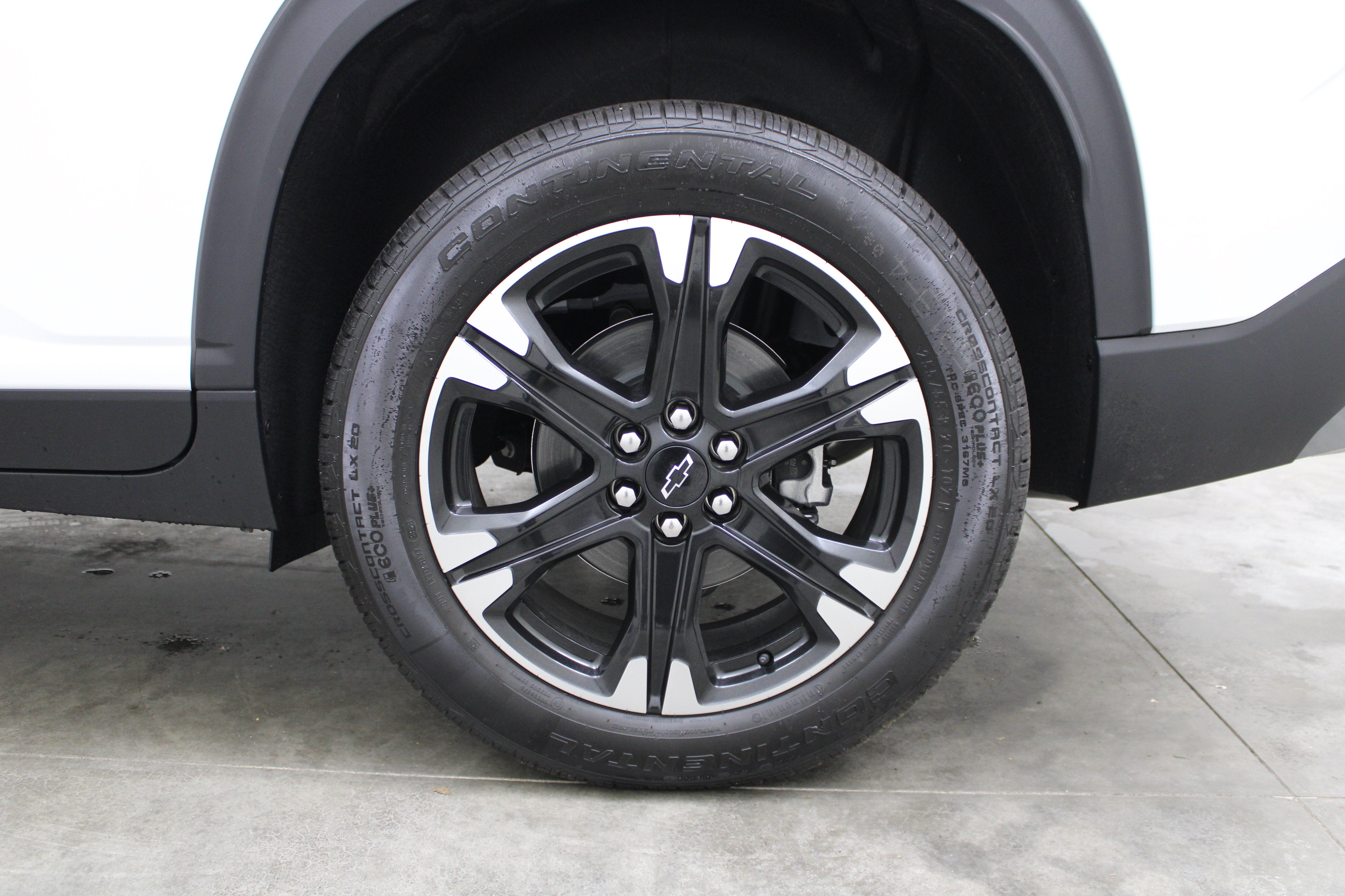 2027 Chevrolet Traverse AWD LT