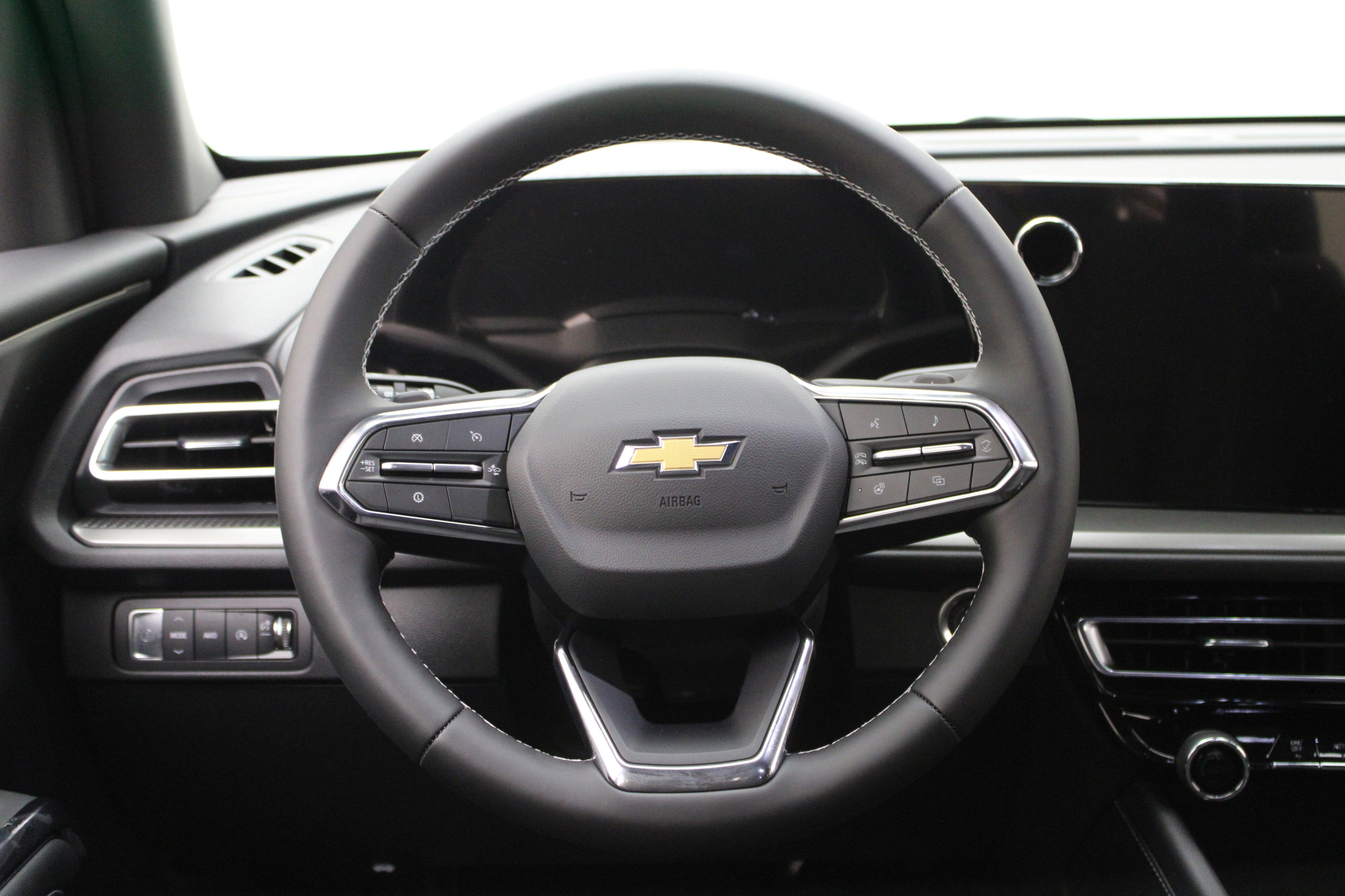 2026 Chevrolet Traverse AWD LT