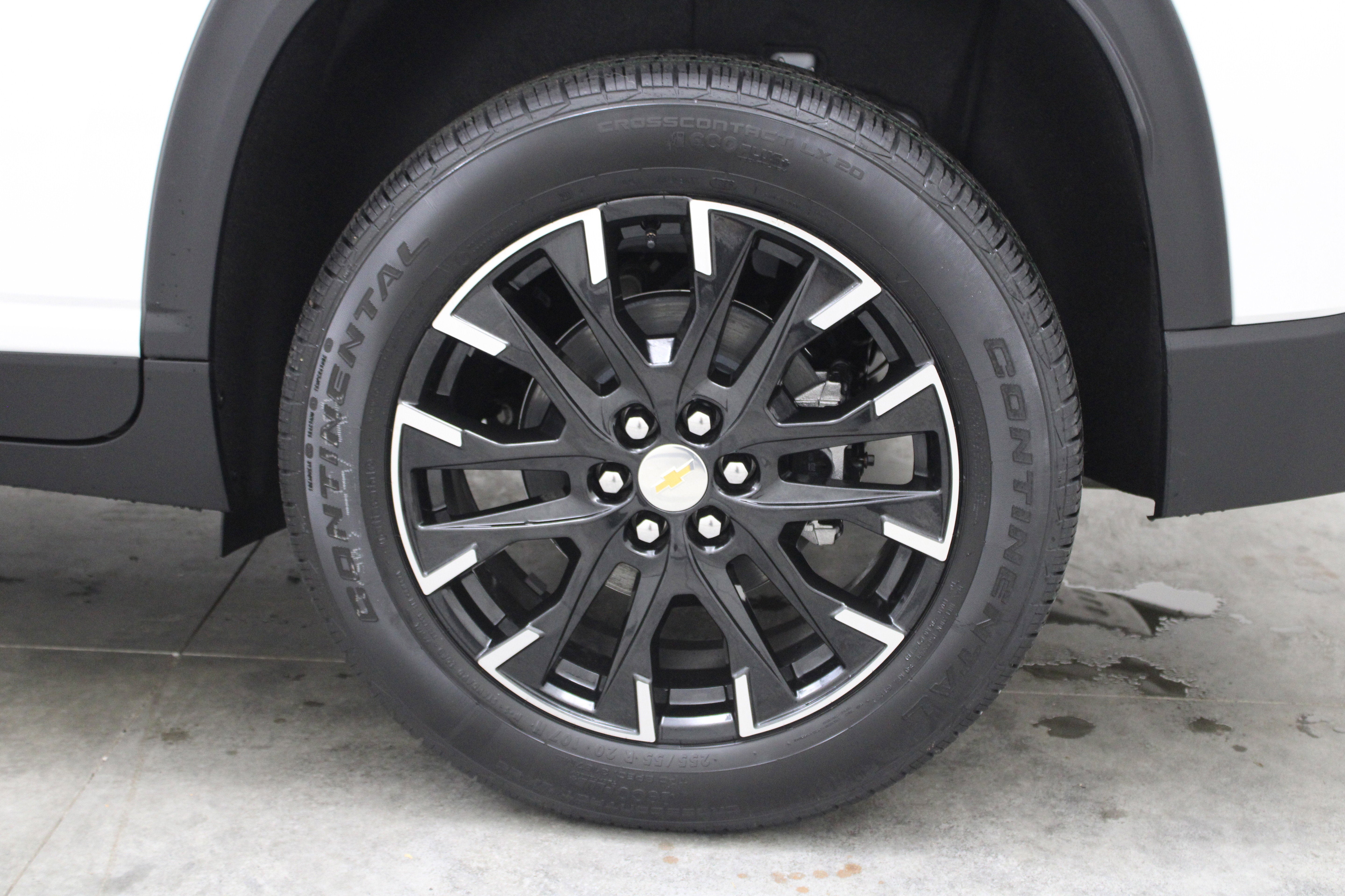 2026 Chevrolet Traverse AWD LT