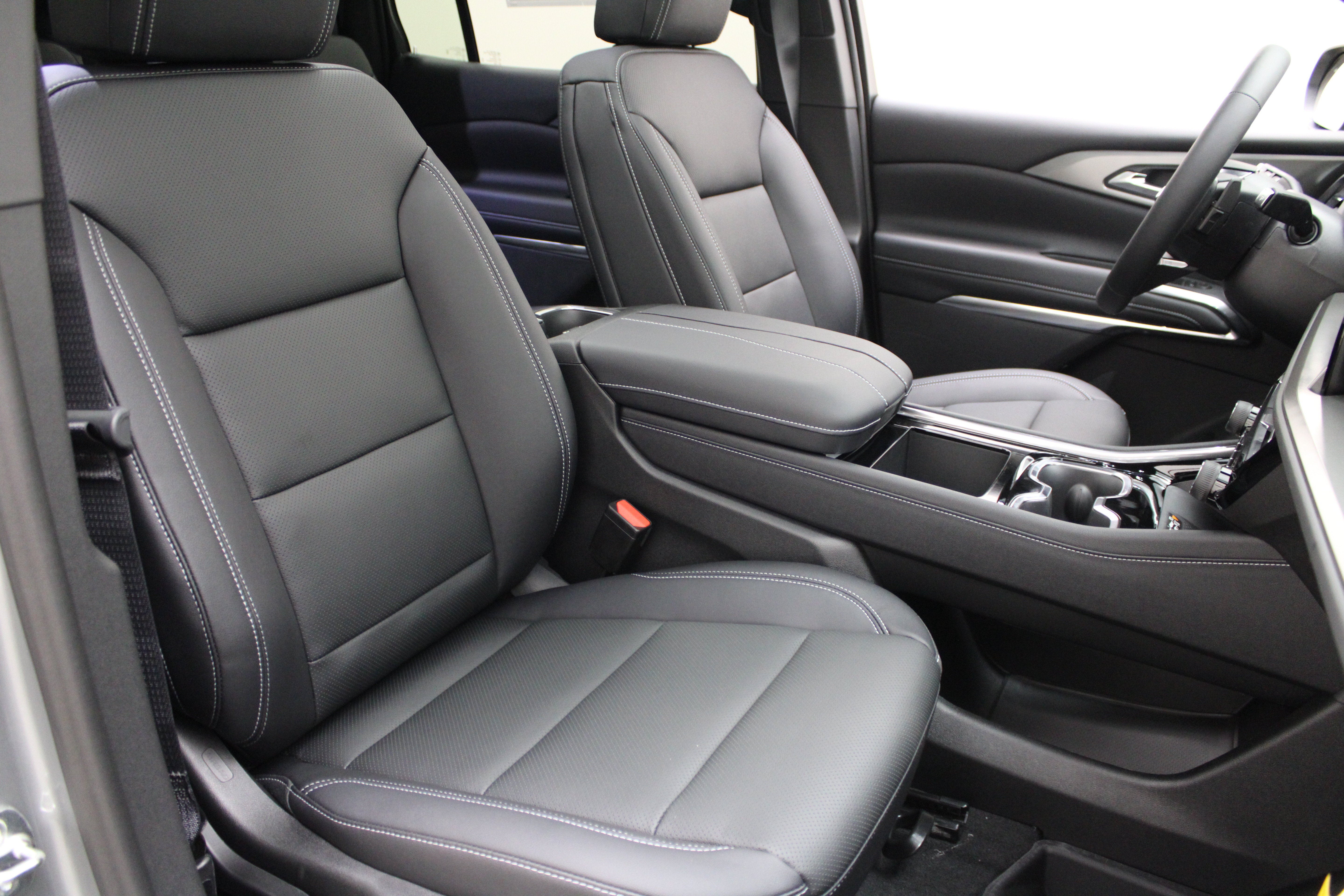 2027 Chevrolet Traverse AWD LT