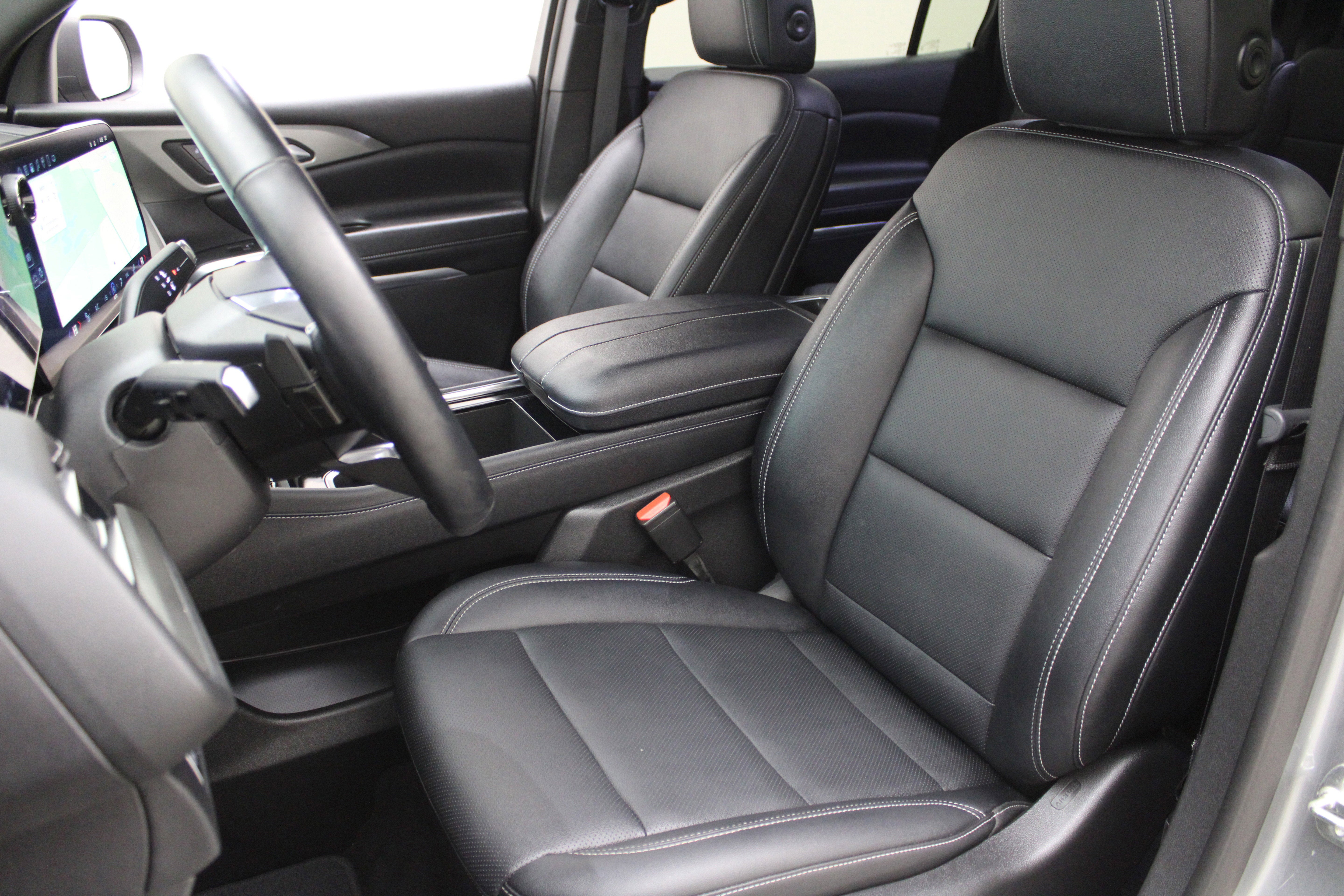 2025 Chevrolet Traverse AWD LT