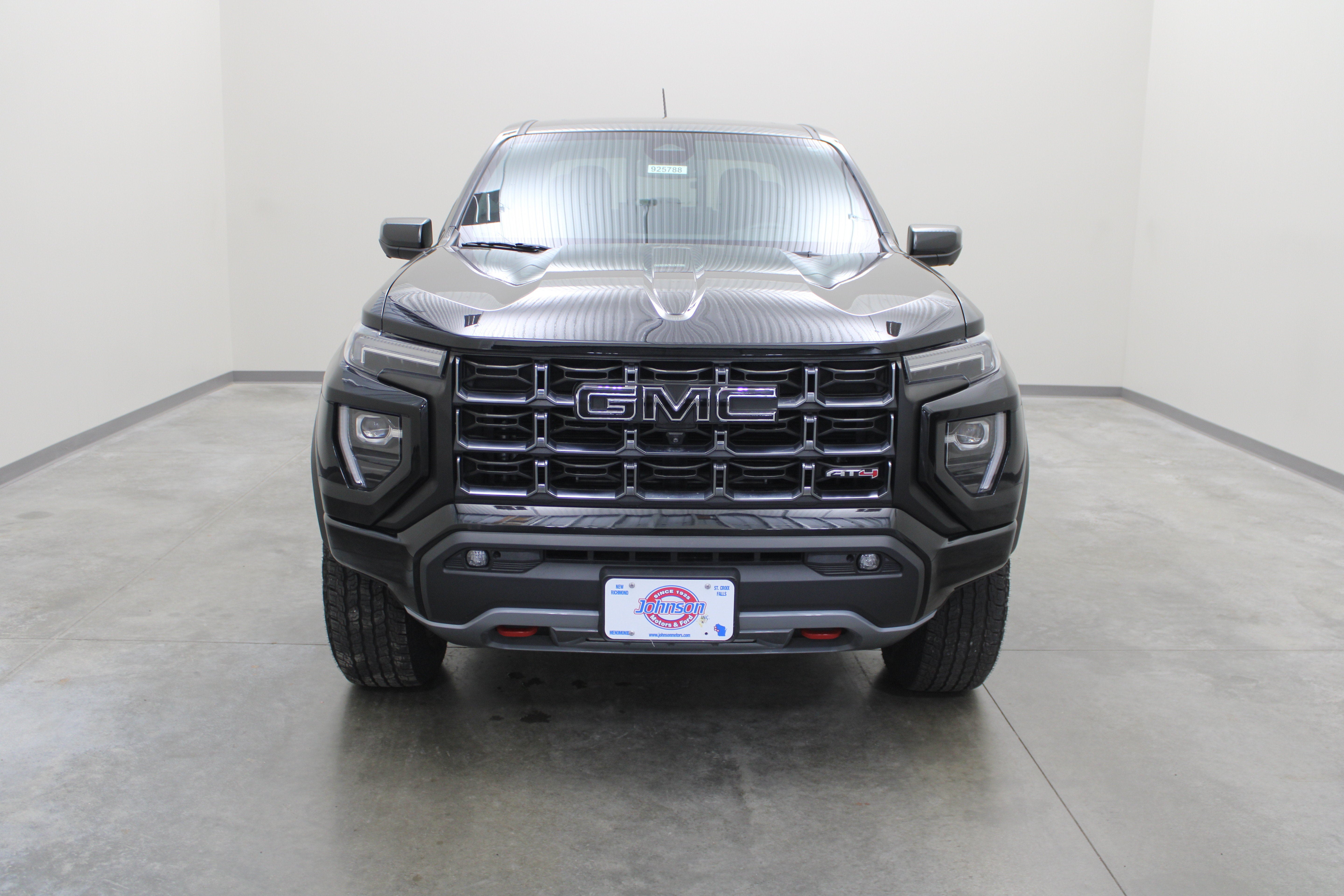 2024 GMC Canyon 4WD AT4