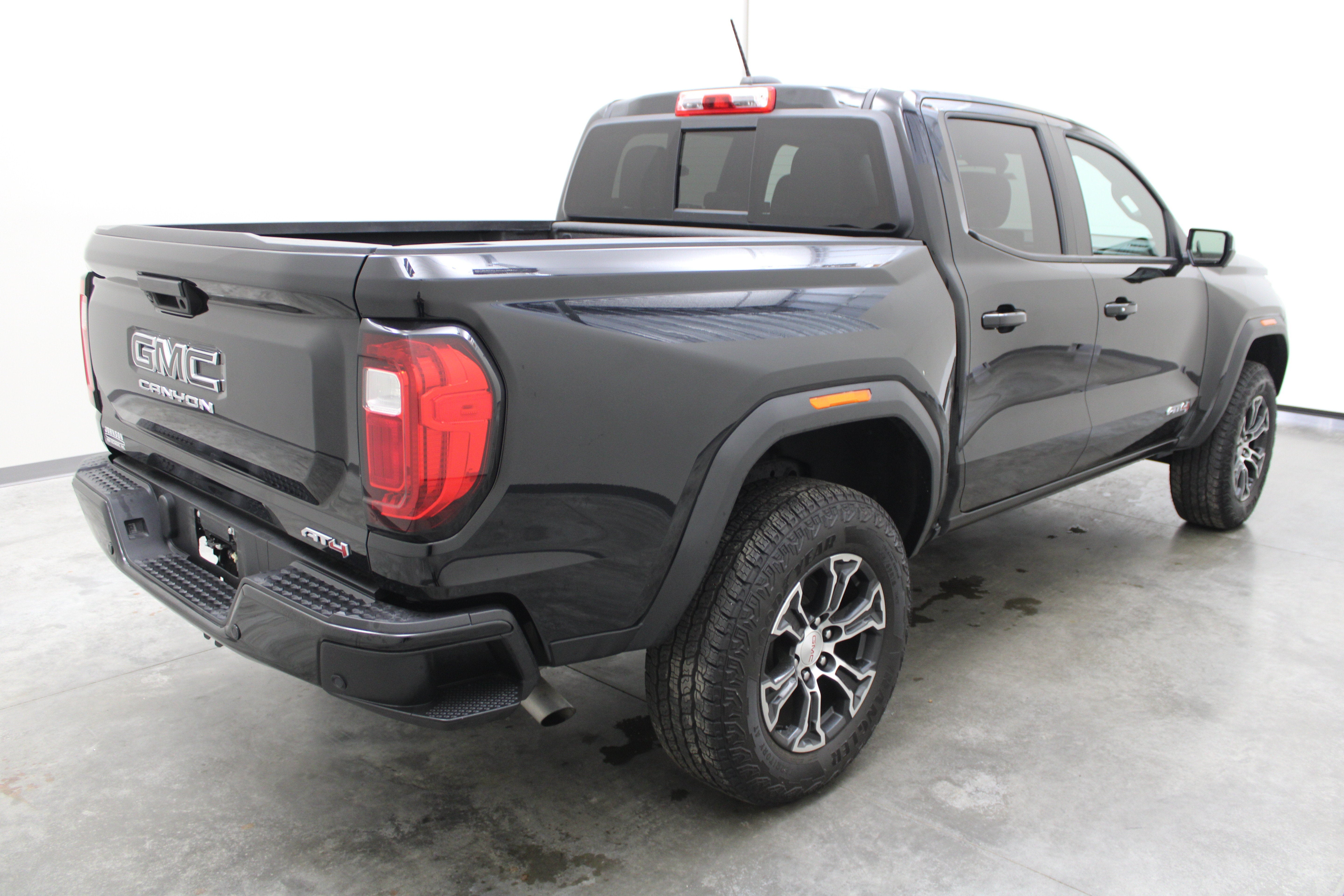 2024 GMC Canyon 4WD AT4