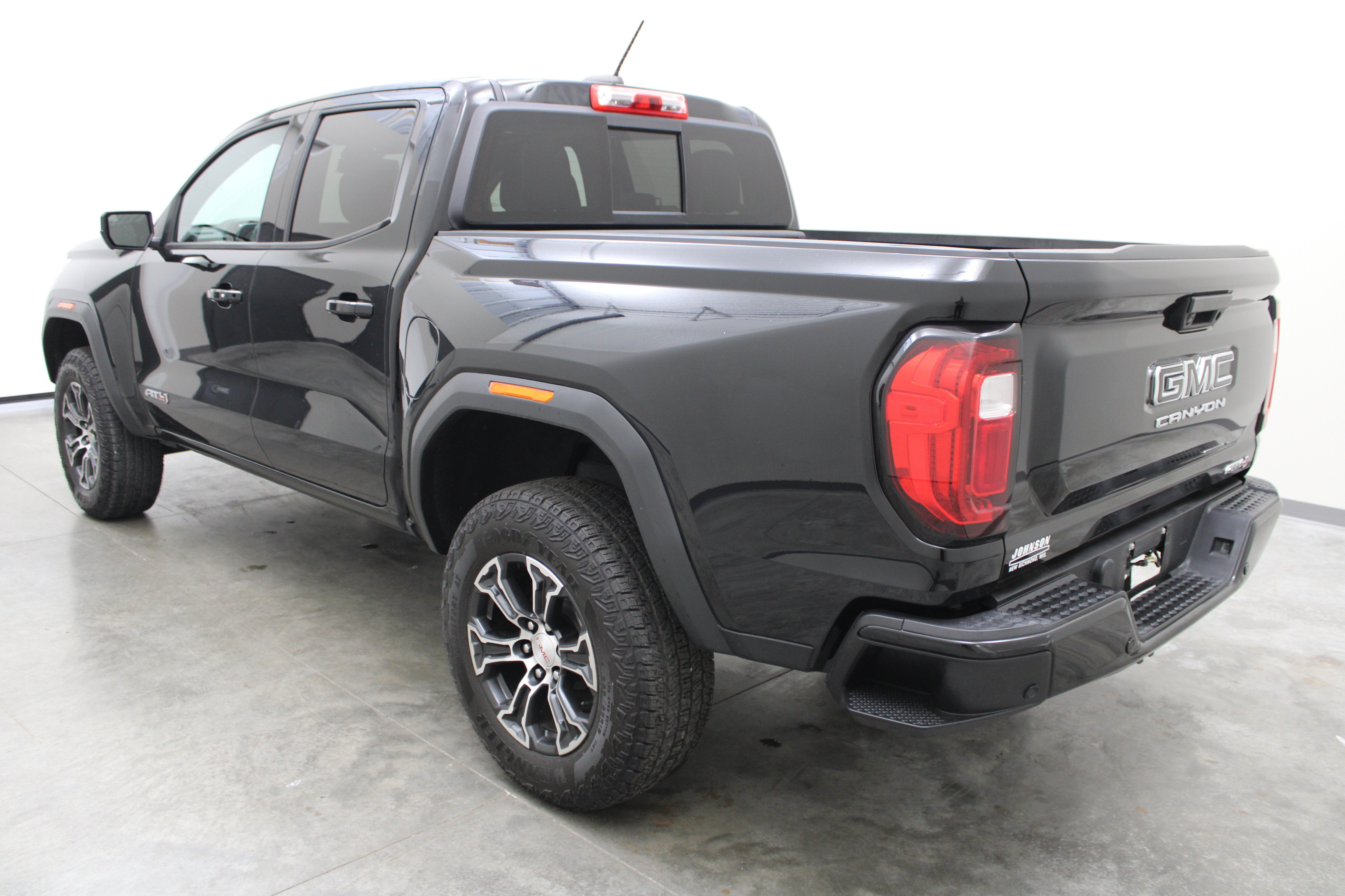 2024 GMC Canyon 4WD AT4