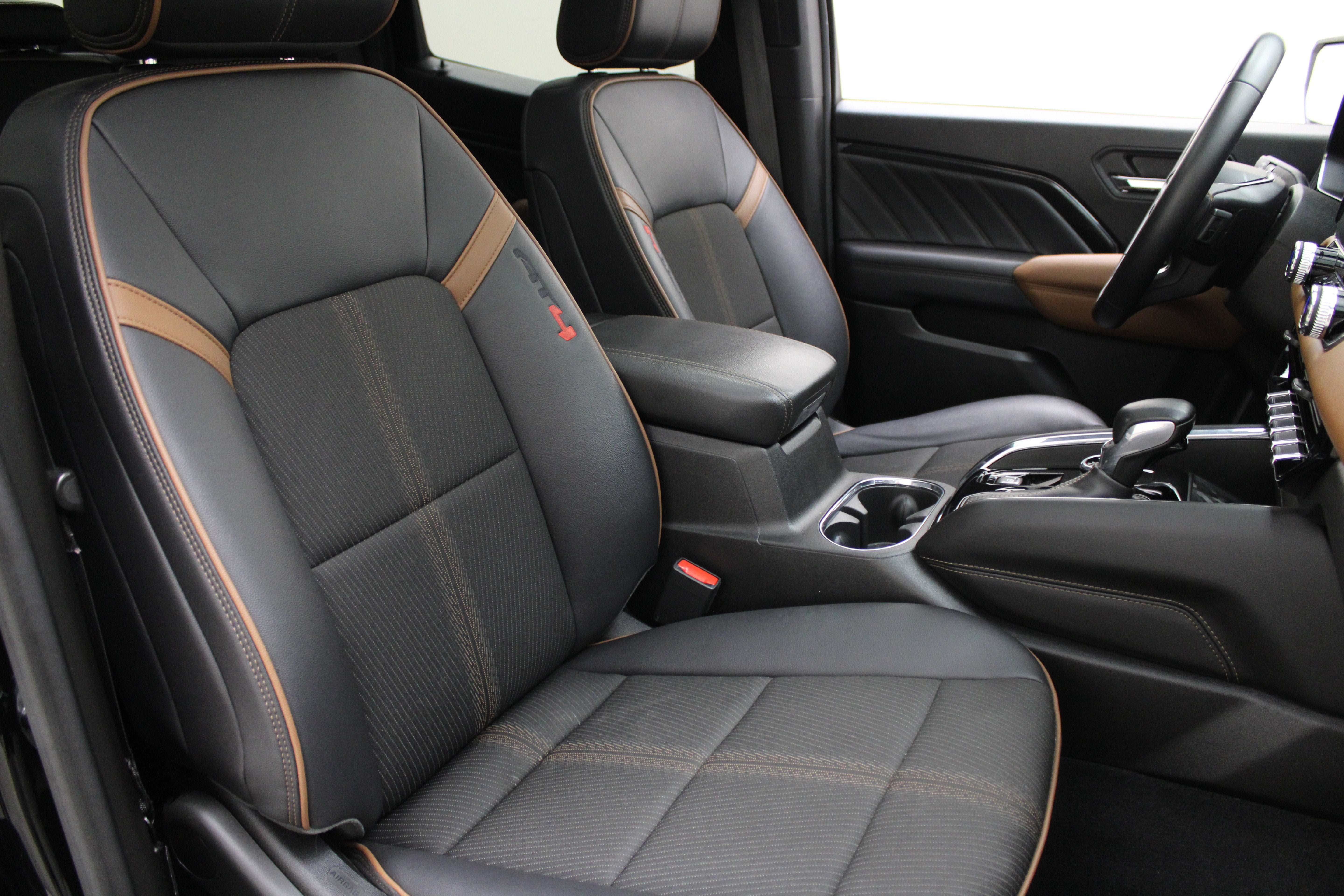 2024 GMC Canyon 4WD AT4
