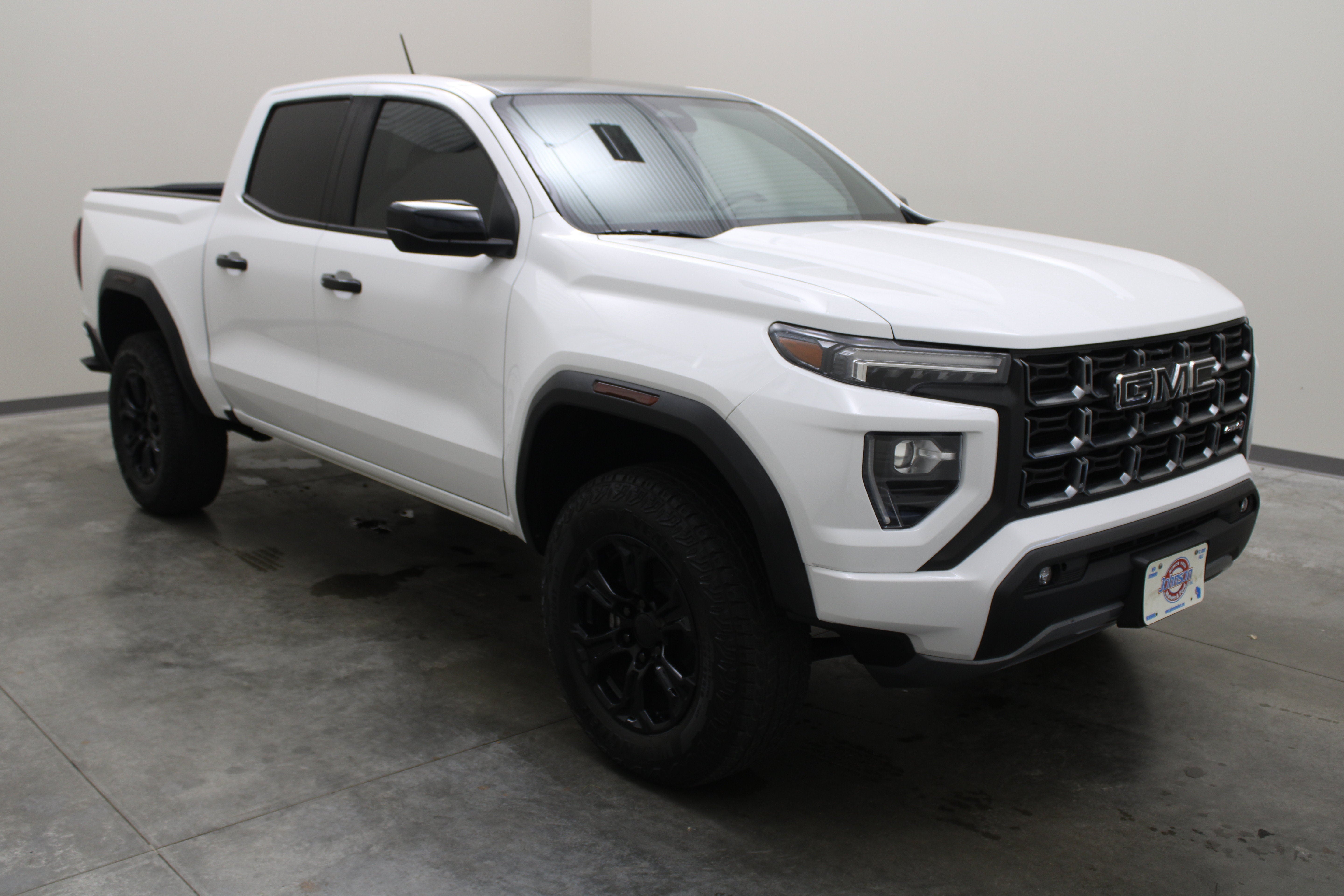 2023 GMC Canyon 4WD AT4