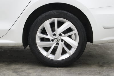 2018 Volkswagen Passat 2.0T SE