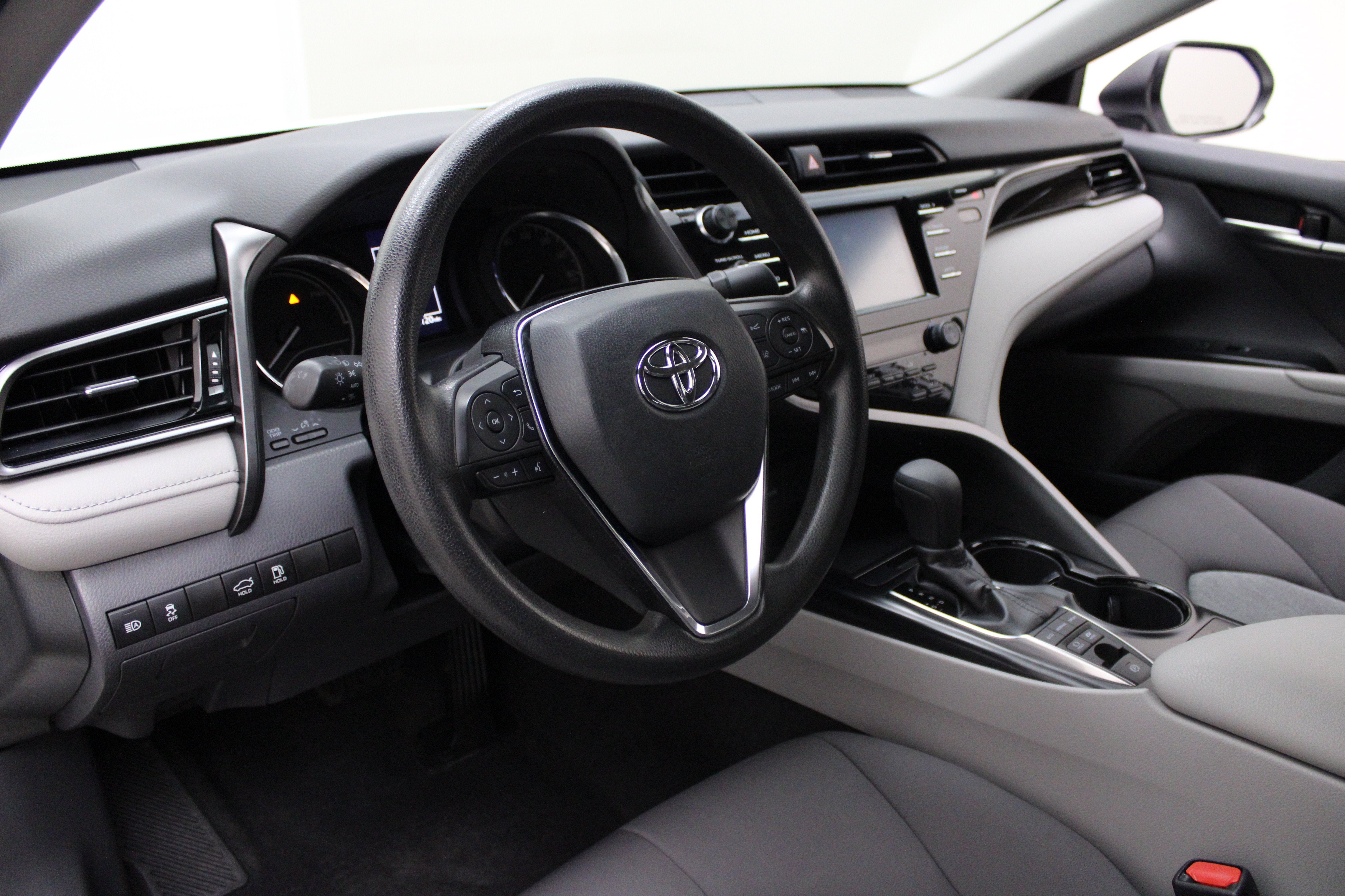 2019 Toyota Camry Hybrid LE