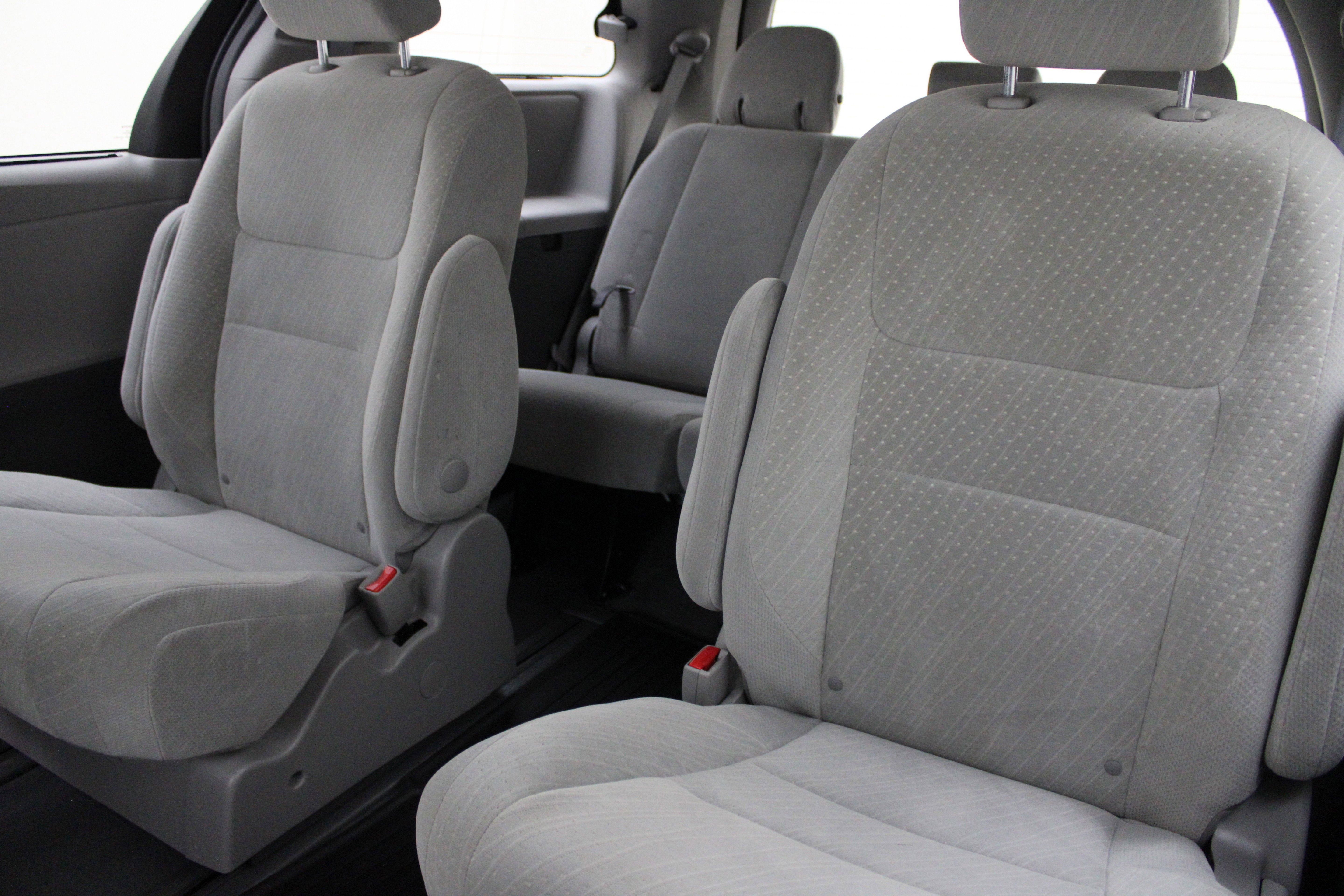 2019 Toyota Sienna LE