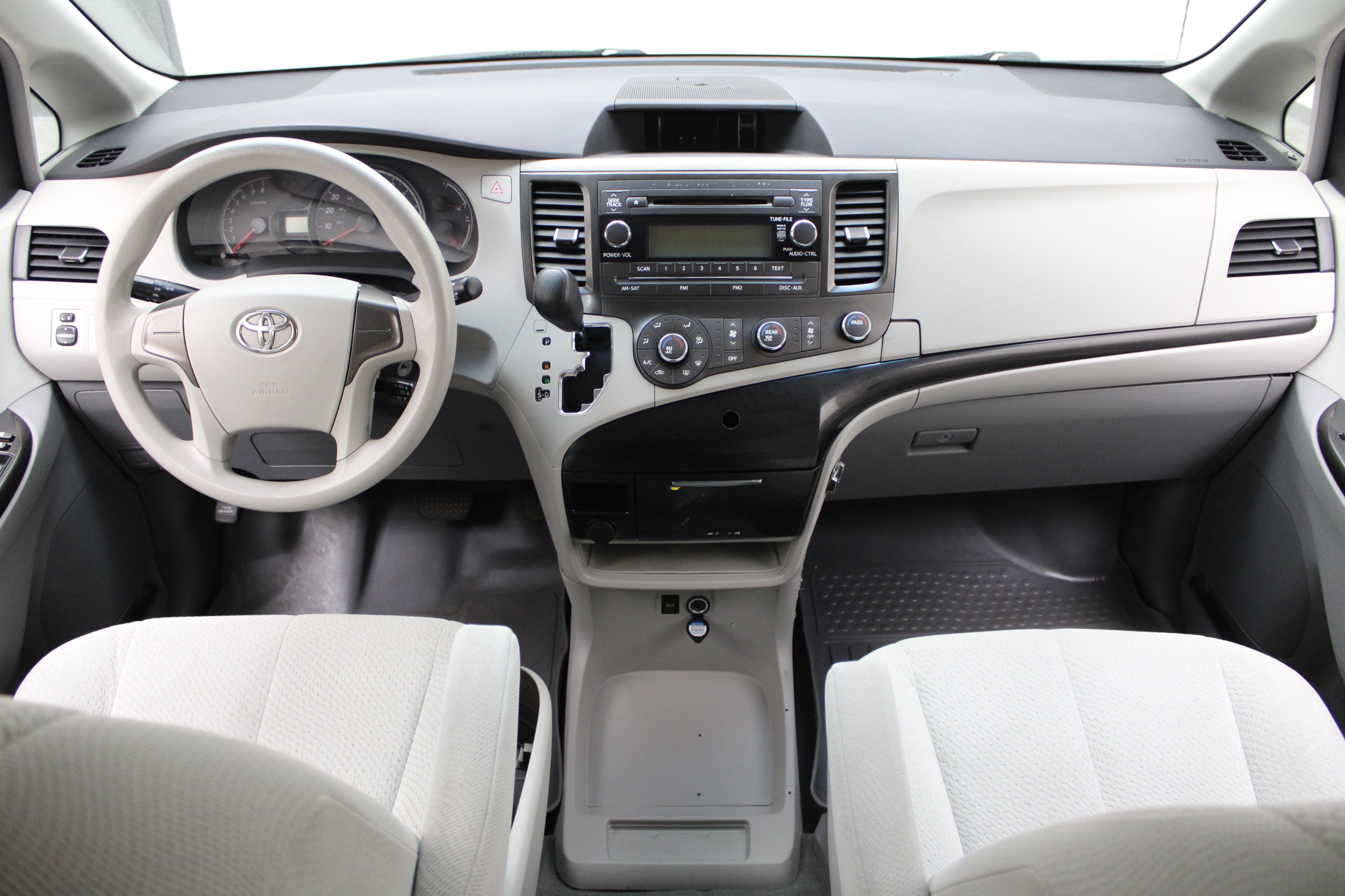 2011 Toyota Sienna 5dr 7-Pass Van I4 FWD (Natl)